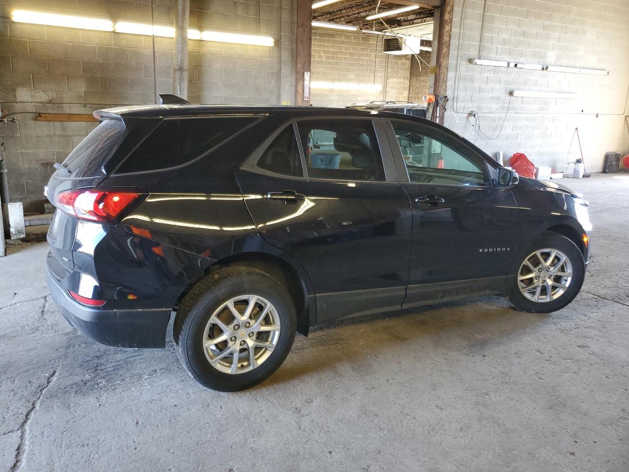 Photo 2 VIN: 2GNAXSEV3N6152036 - CHEVROLET EQUINOX 