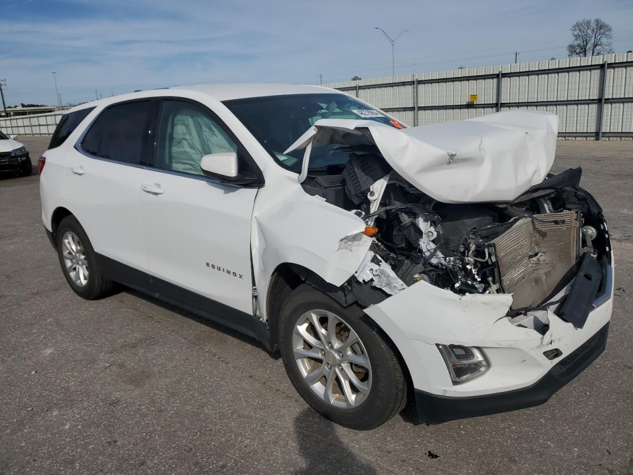 Photo 3 VIN: 2GNAXSEV5J6211873 - CHEVROLET EQUINOX 