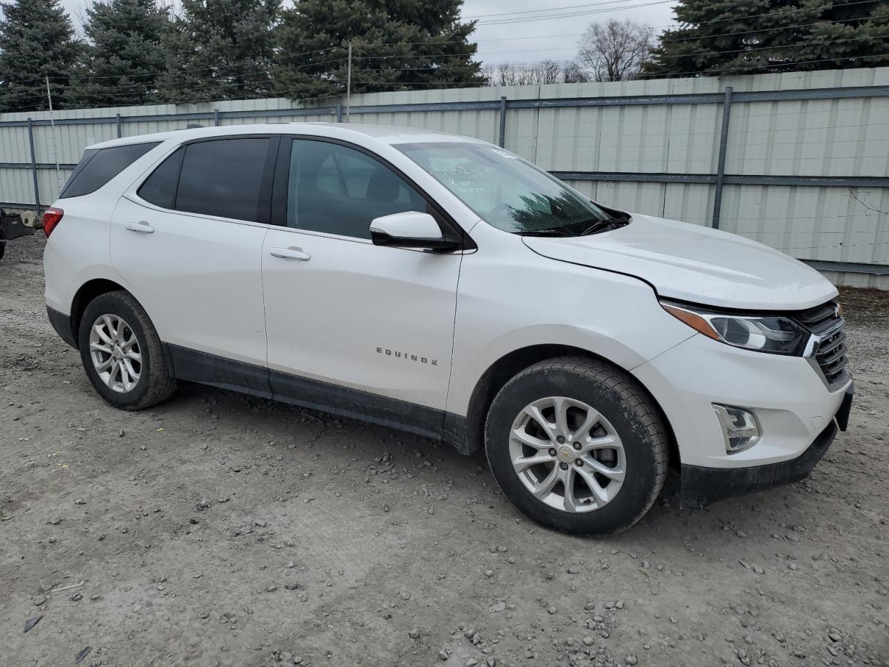 Photo 3 VIN: 2GNAXSEV5J6262922 - CHEVROLET EQUINOX 