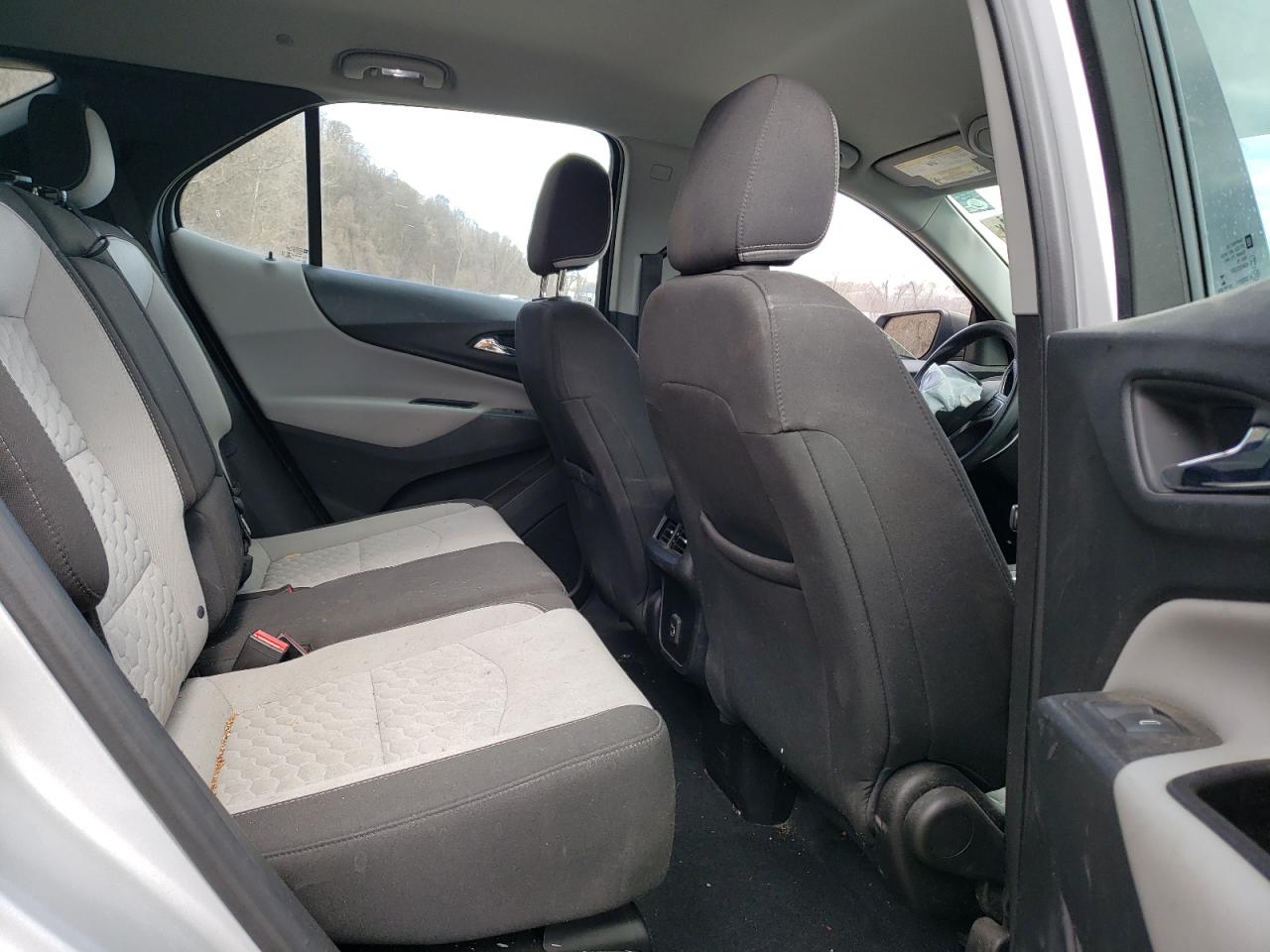 Photo 9 VIN: 2GNAXSEV5K6175622 - CHEVROLET EQUINOX 