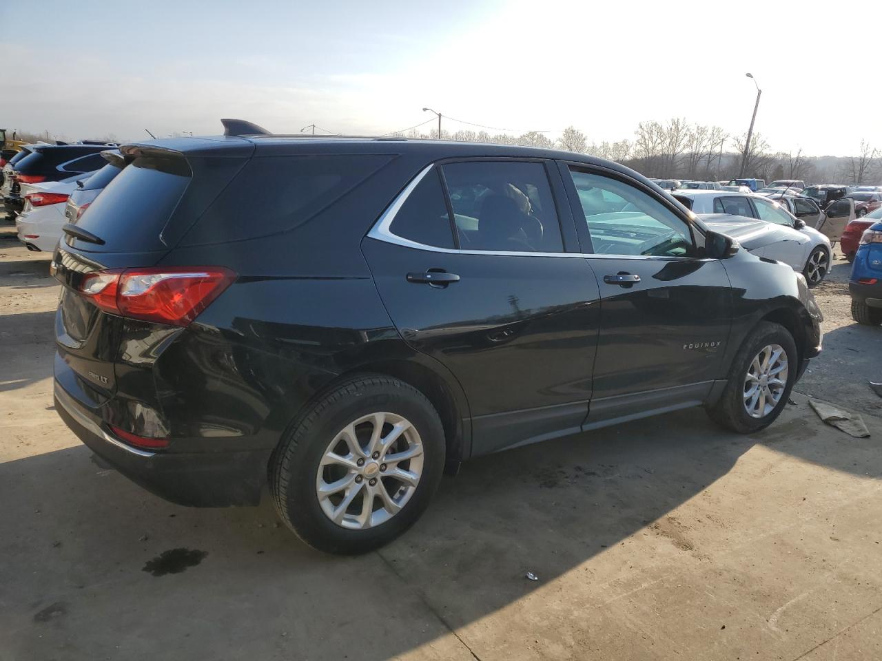 Photo 2 VIN: 2GNAXSEV8J6256225 - CHEVROLET EQUINOX 