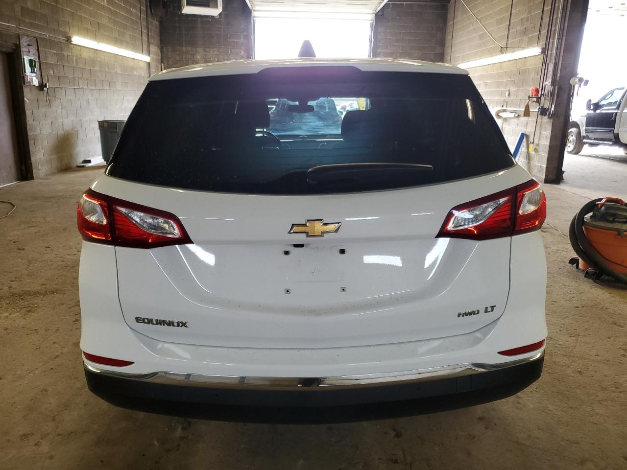 Photo 5 VIN: 2GNAXSEV9J6333877 - CHEVROLET EQUINOX 