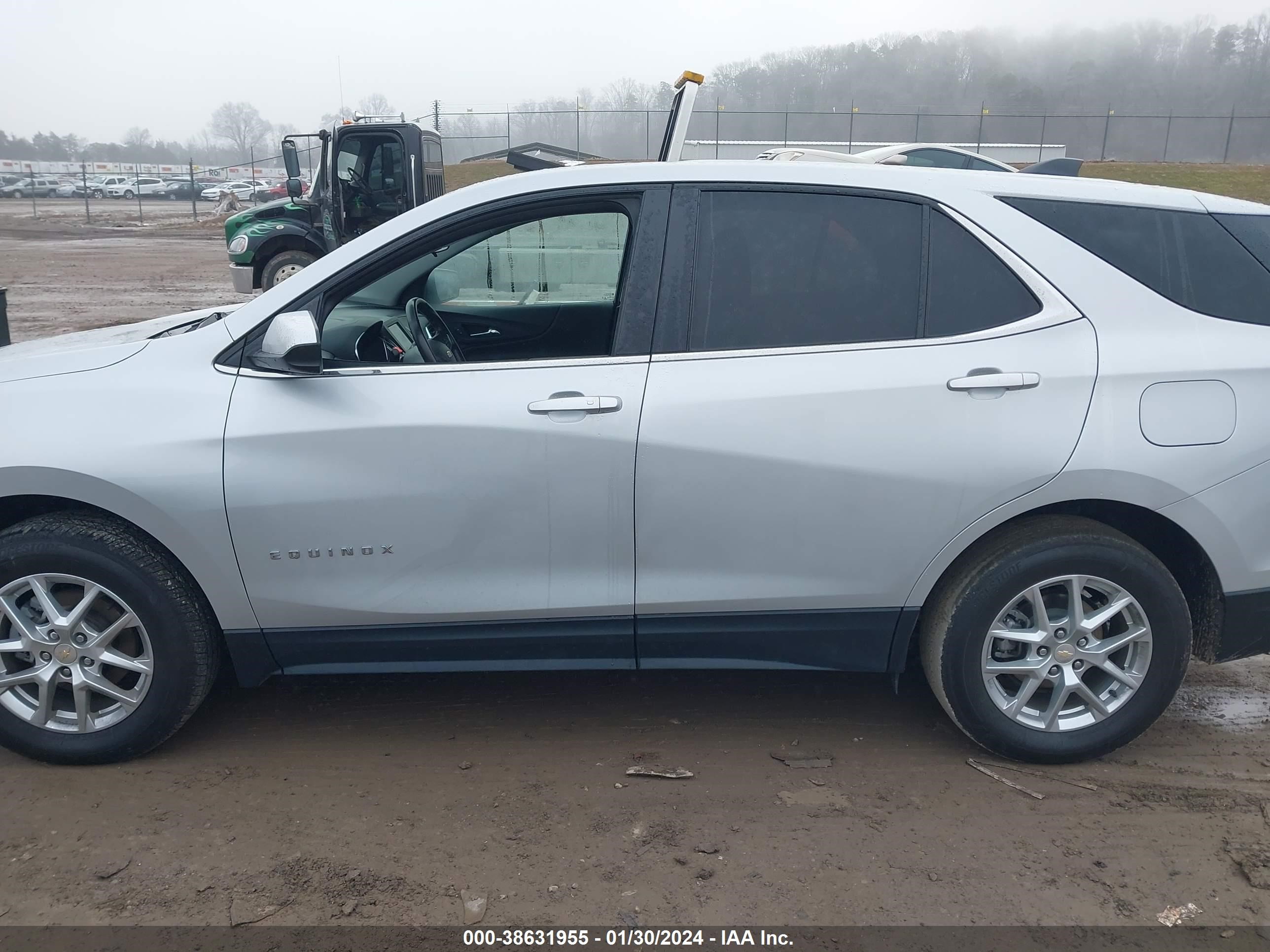 Photo 15 VIN: 2GNAXTEV0N6135880 - CHEVROLET EQUINOX 