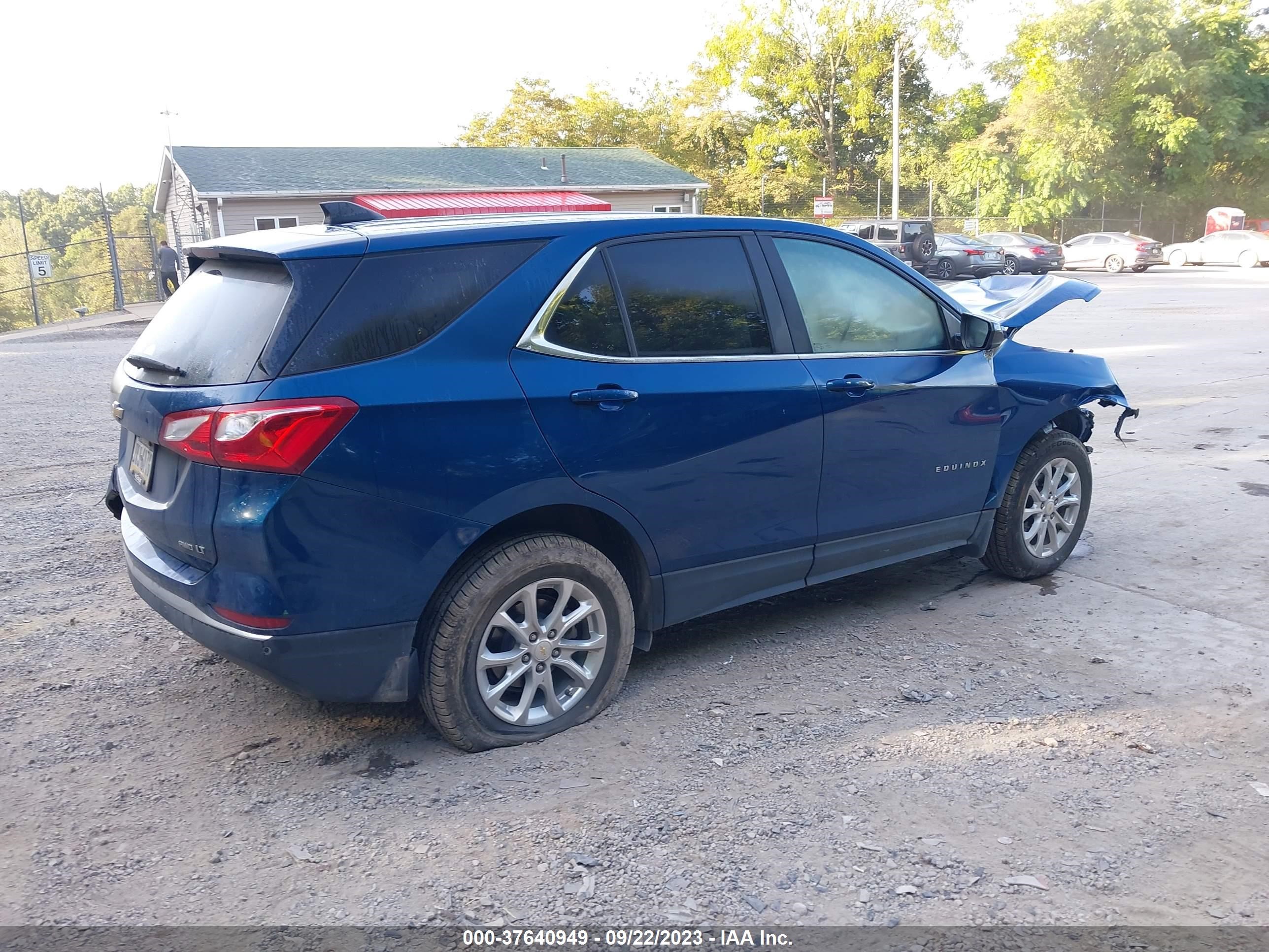 Photo 3 VIN: 2GNAXUEV8M6127076 - CHEVROLET EQUINOX 