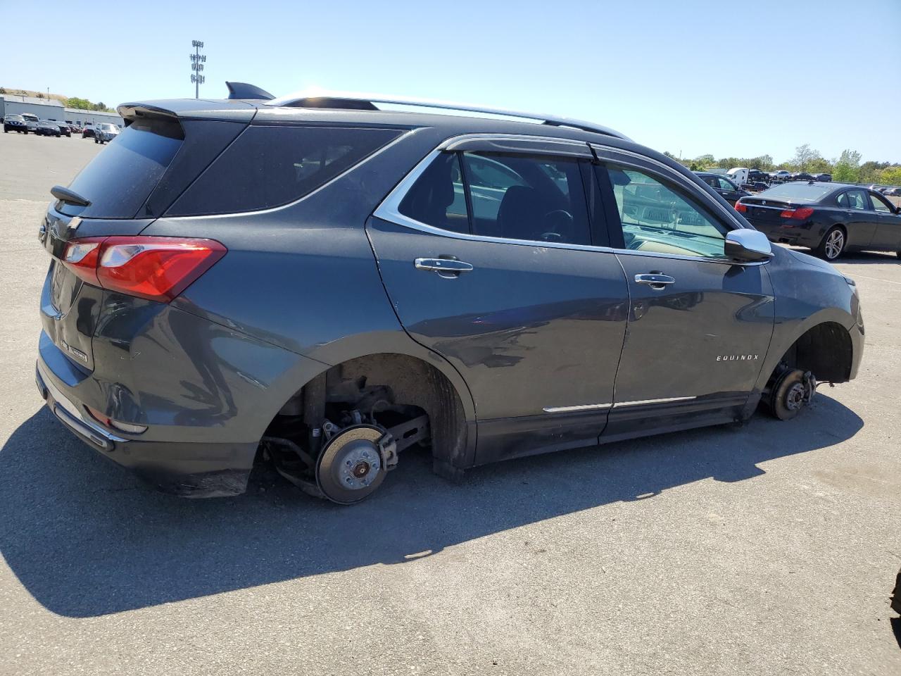 Photo 2 VIN: 2GNAXVEV0J6101914 - CHEVROLET EQUINOX 