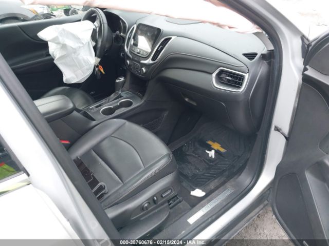 Photo 4 VIN: 2GNAXVEV0J6106000 - CHEVROLET EQUINOX 