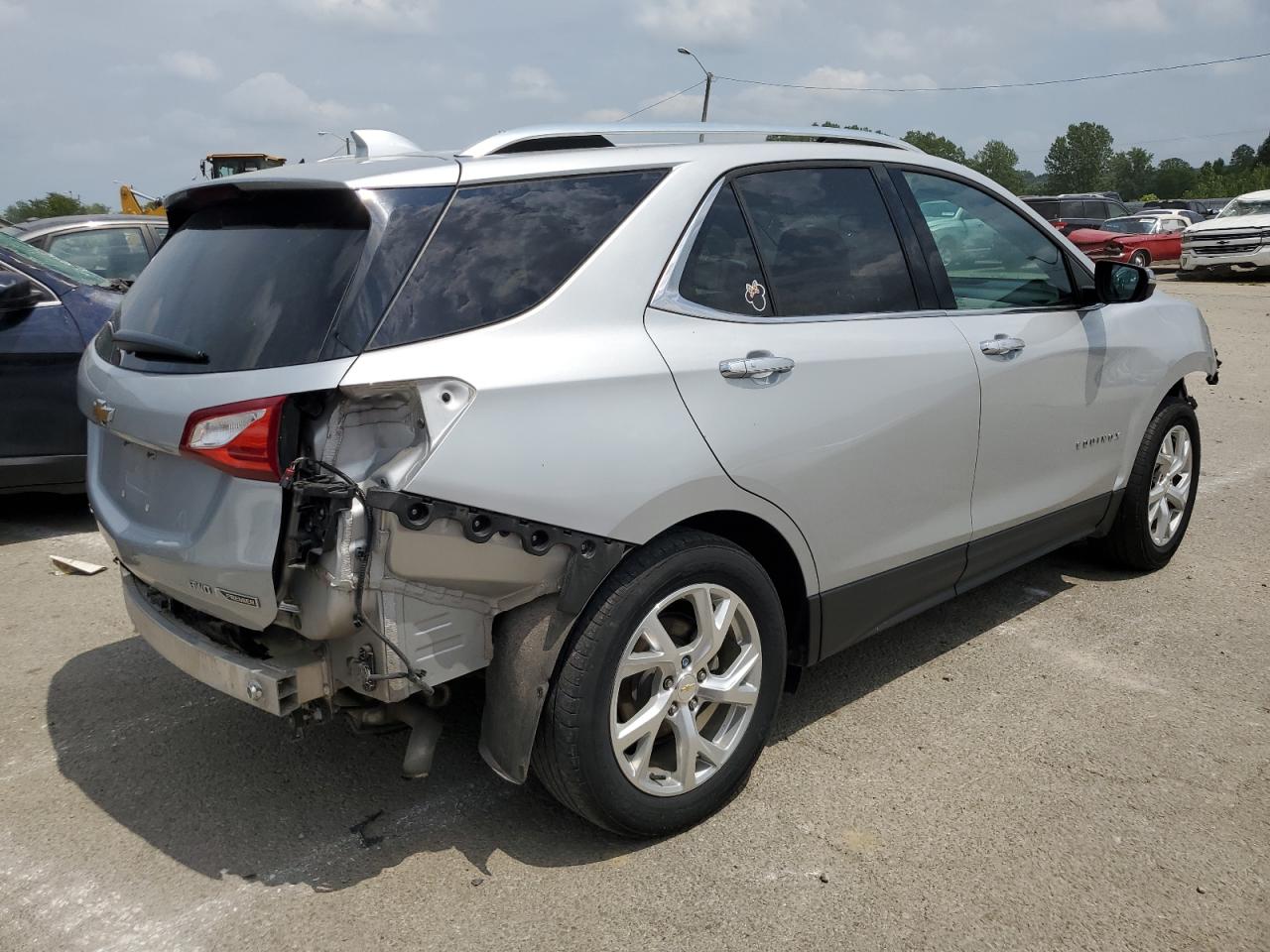 Photo 2 VIN: 2GNAXVEV1J6321420 - CHEVROLET EQUINOX 