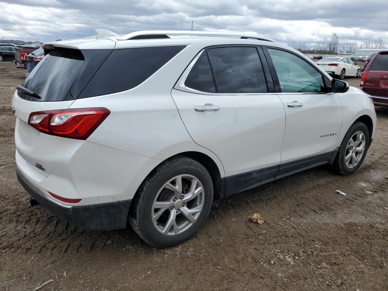 Photo 2 VIN: 2GNAXVEV9J6307961 - CHEVROLET EQUINOX 