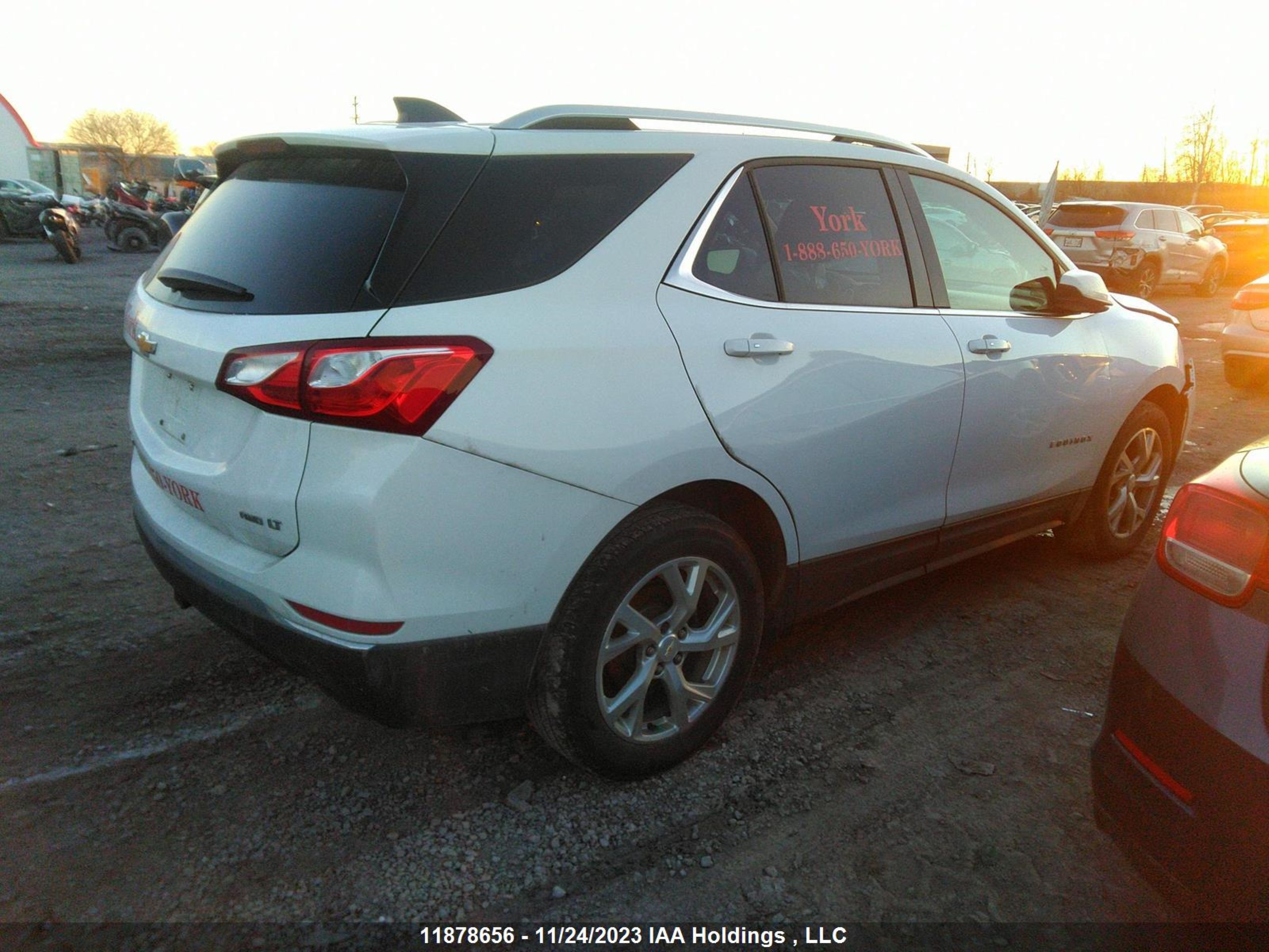 Photo 3 VIN: 2GNAXVEX8K6126496 - CHEVROLET EQUINOX 