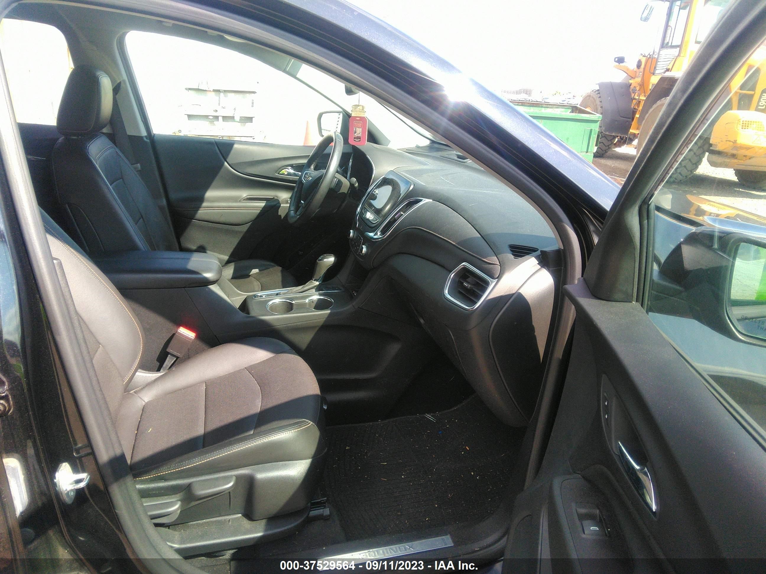 Photo 4 VIN: 2GNAXXEV5M6117459 - CHEVROLET EQUINOX 