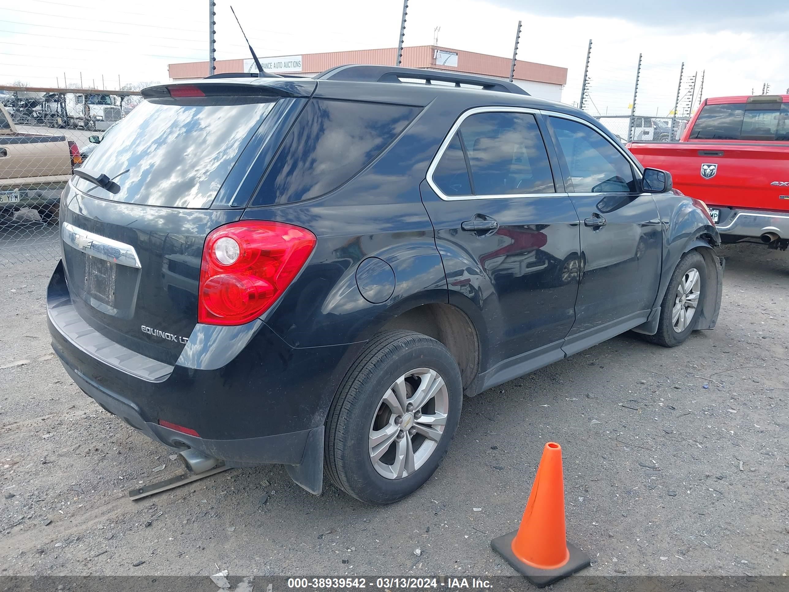 Photo 3 VIN: 2GNFLDE53C6294476 - CHEVROLET EQUINOX 