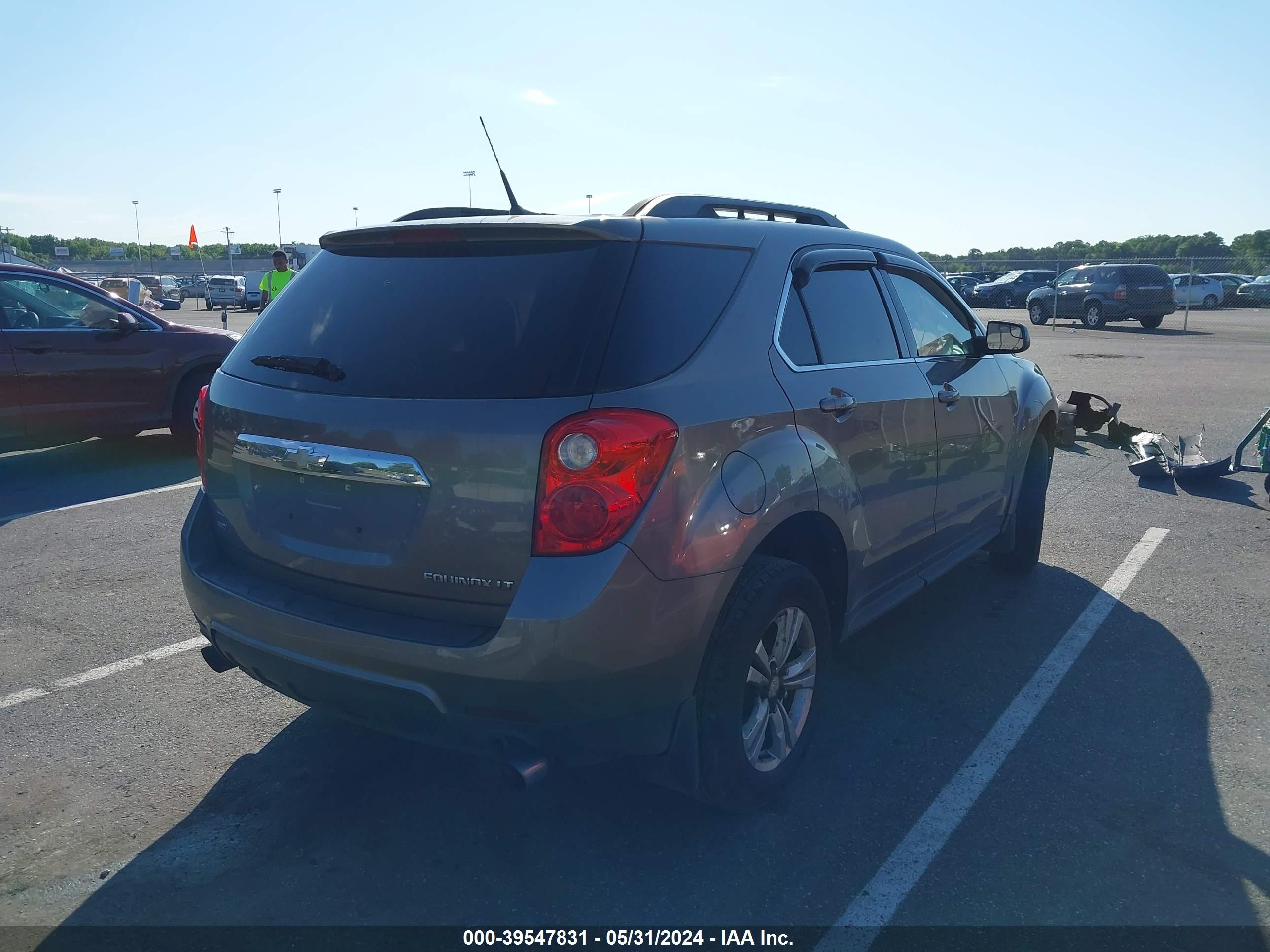 Photo 3 VIN: 2GNFLEE58C6157667 - CHEVROLET EQUINOX 