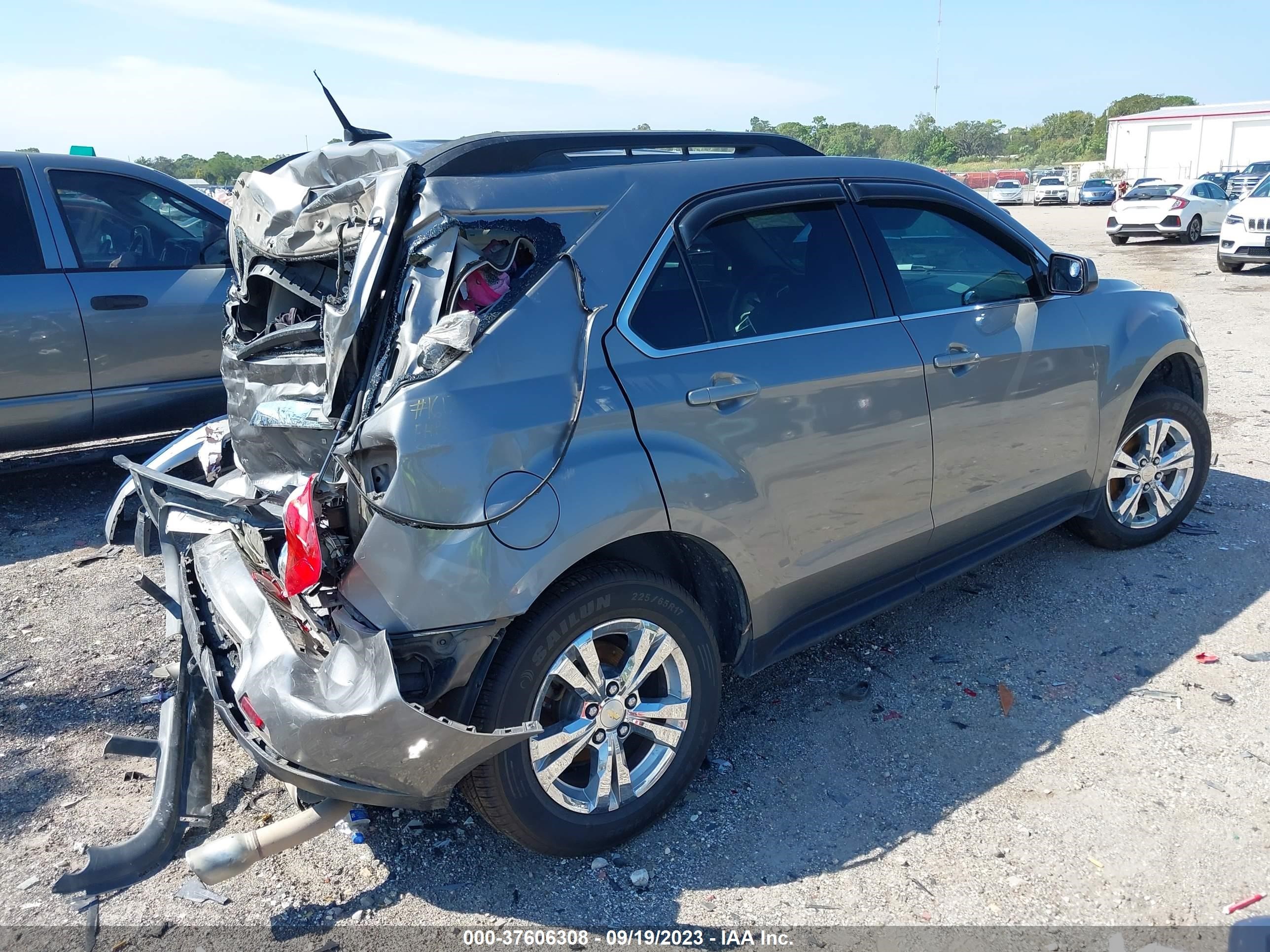 Photo 3 VIN: 2GNFLEE58C6260717 - CHEVROLET EQUINOX 