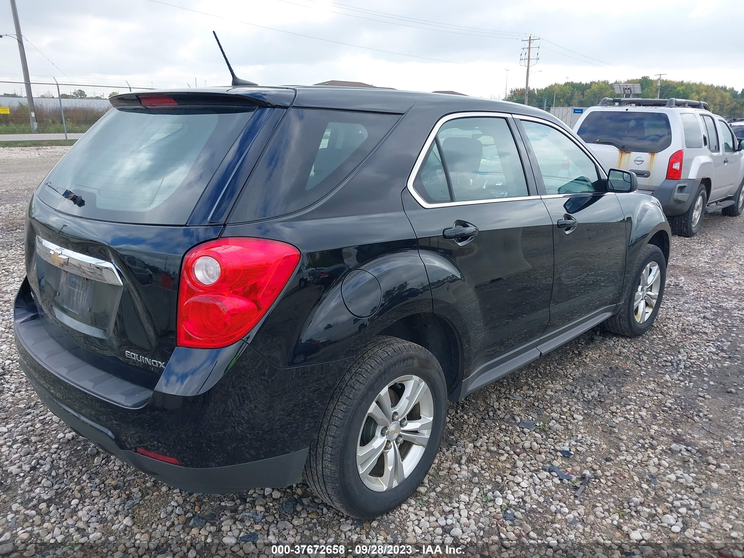 Photo 3 VIN: 2GNFLEEKXE6381175 - CHEVROLET EQUINOX 