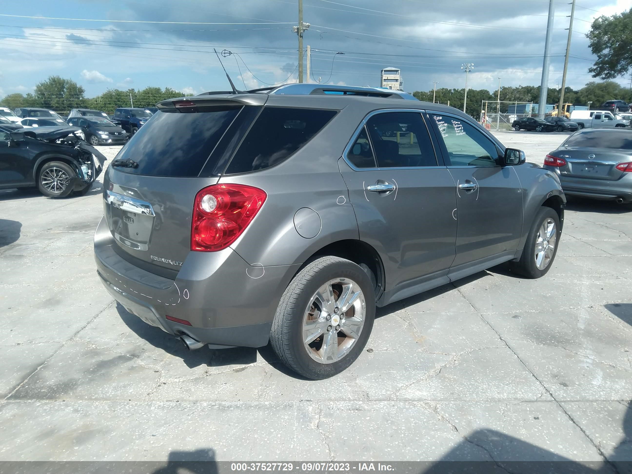 Photo 3 VIN: 2GNFLFE53C6293811 - CHEVROLET EQUINOX 