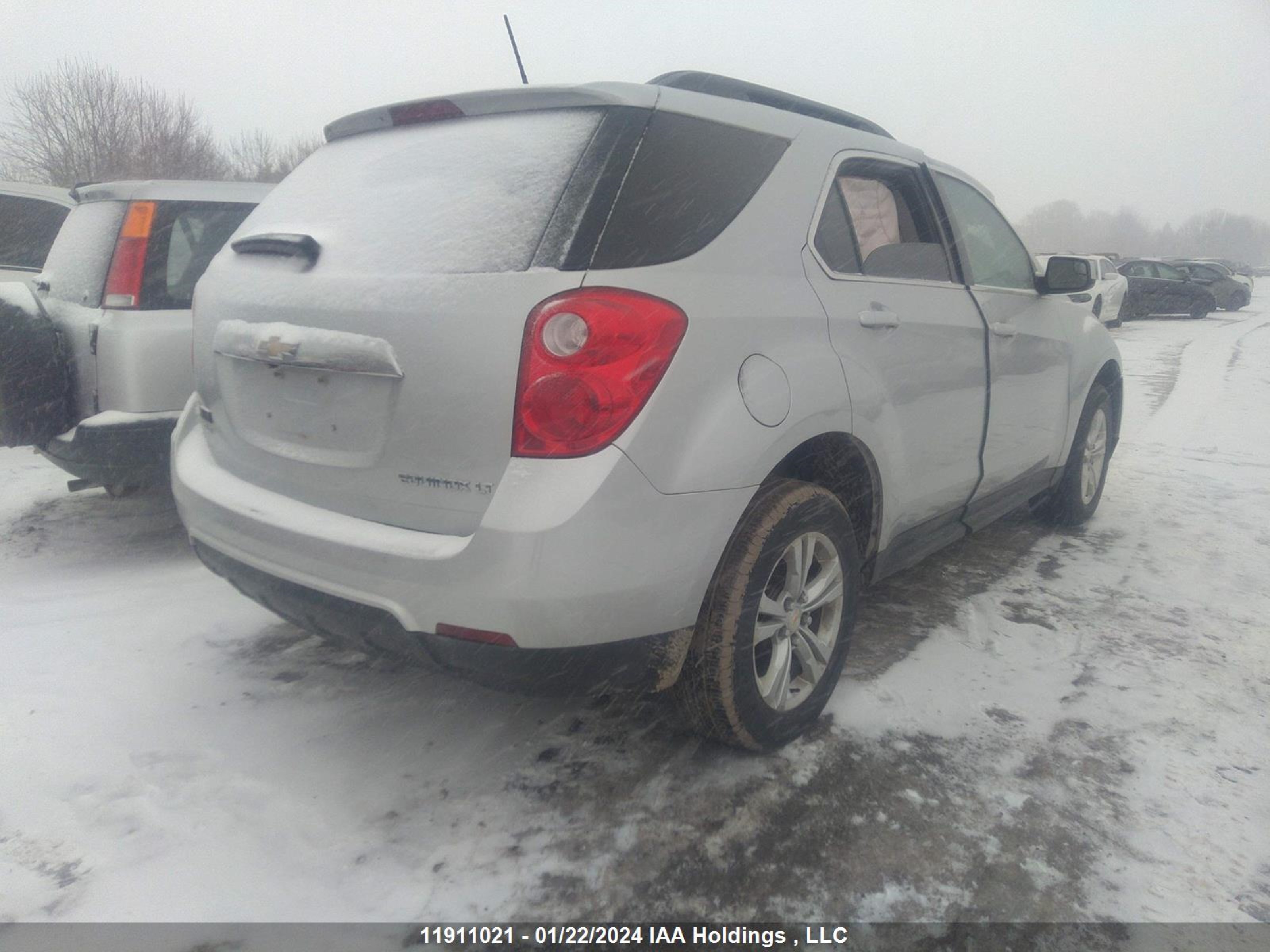 Photo 3 VIN: 2GNFLFEK7E6213015 - CHEVROLET EQUINOX 