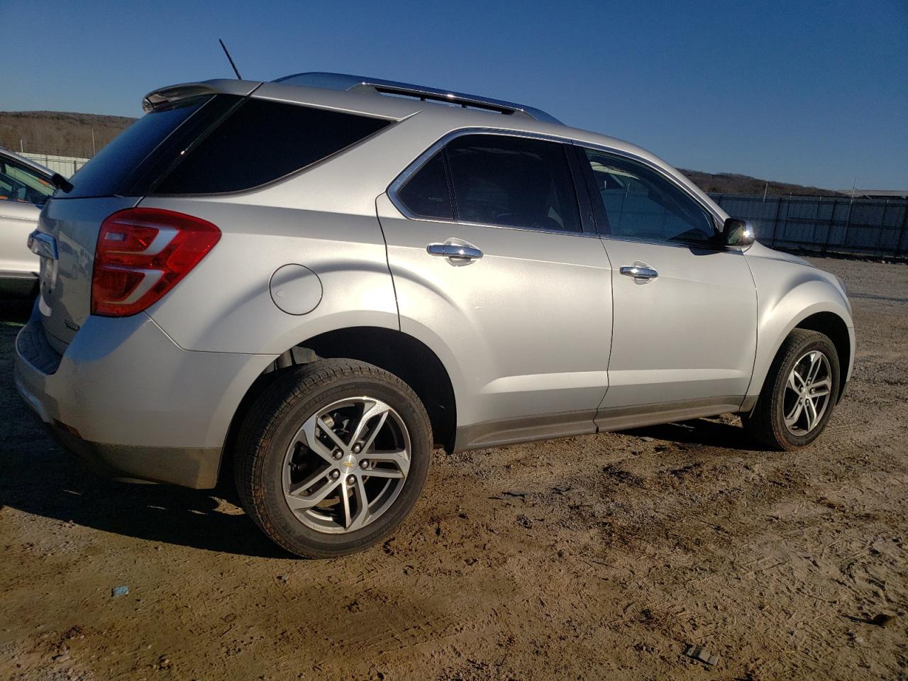 Photo 2 VIN: 2GNFLGEKXH6325978 - CHEVROLET EQUINOX 