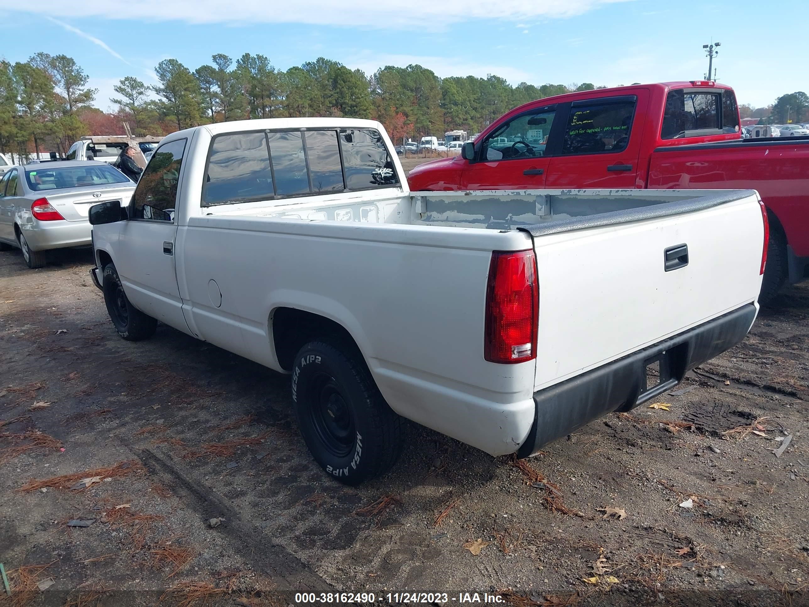 Photo 2 VIN: 2GTDC14ZXK1545881 - GMC SIERRA 