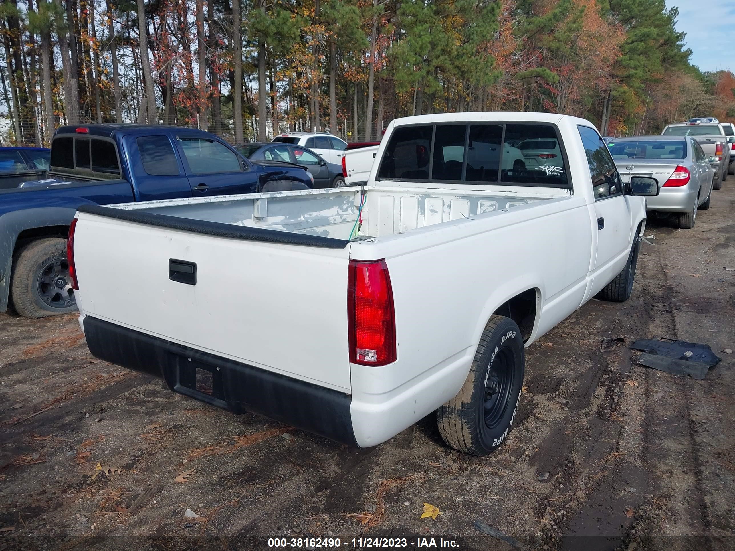 Photo 3 VIN: 2GTDC14ZXK1545881 - GMC SIERRA 