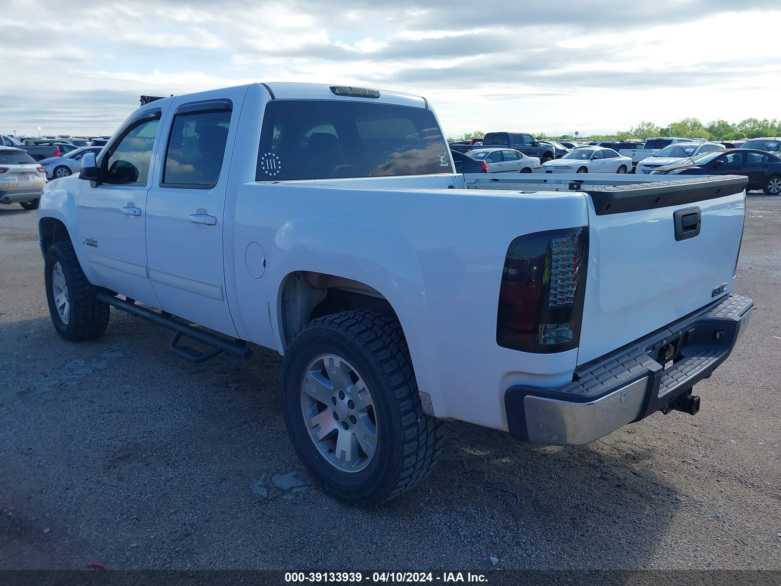 Photo 2 VIN: 2GTEC130081208894 - GMC SIERRA 