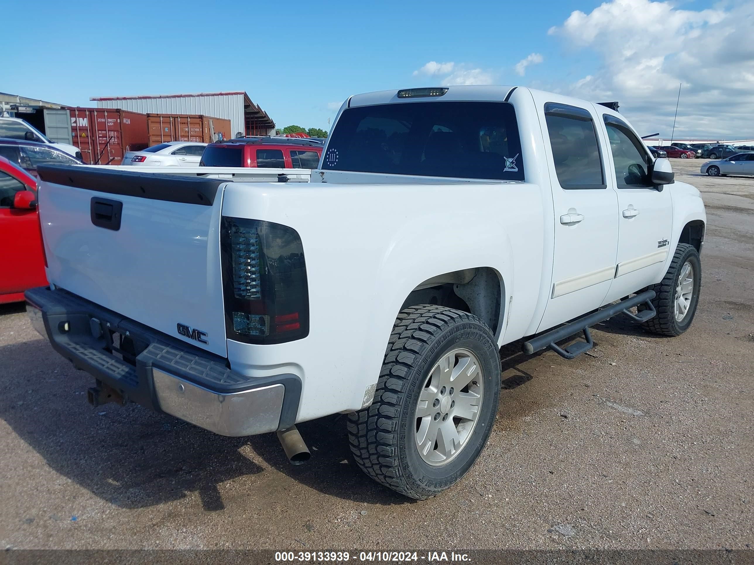 Photo 3 VIN: 2GTEC130081208894 - GMC SIERRA 