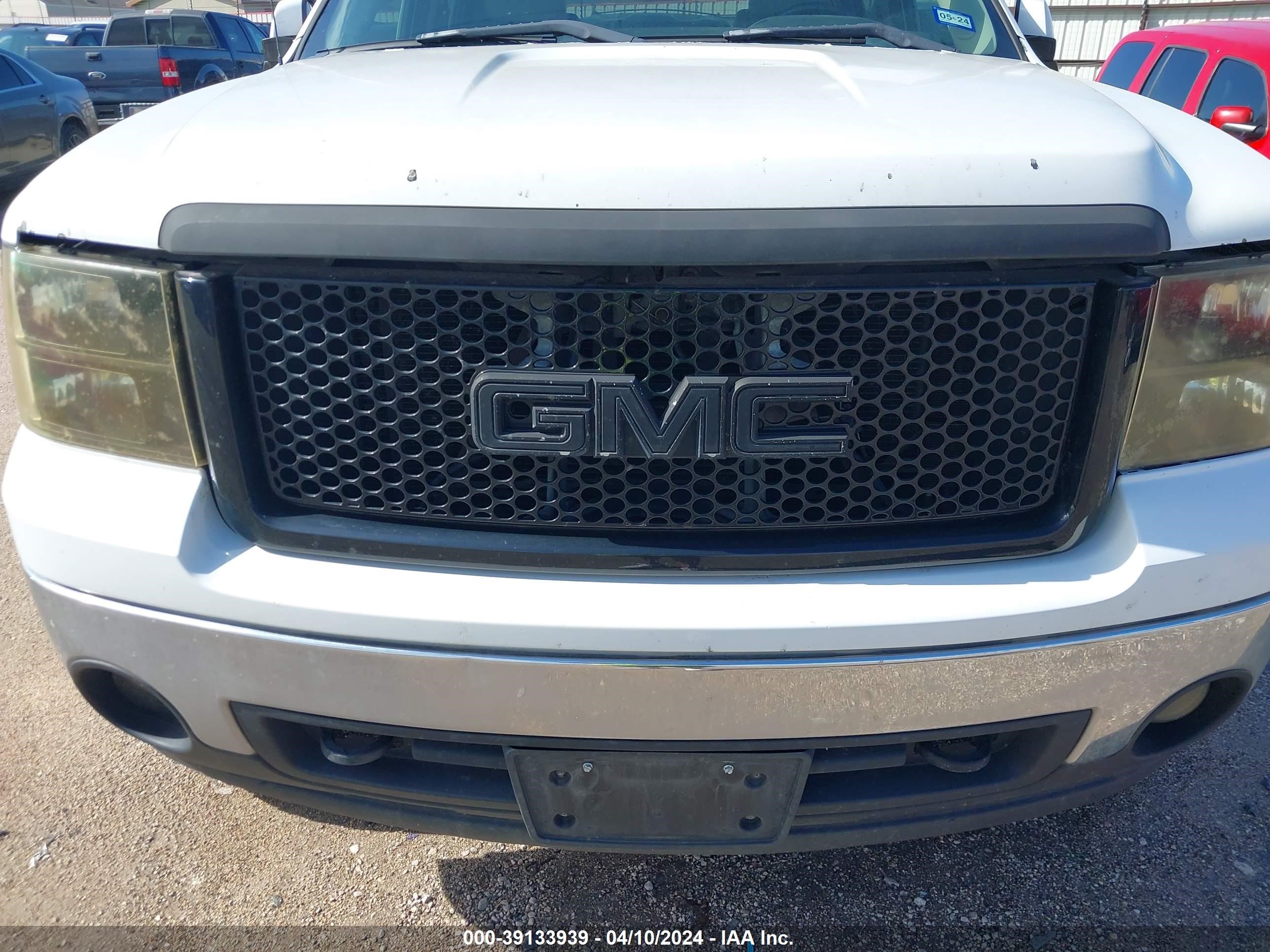 Photo 5 VIN: 2GTEC130081208894 - GMC SIERRA 