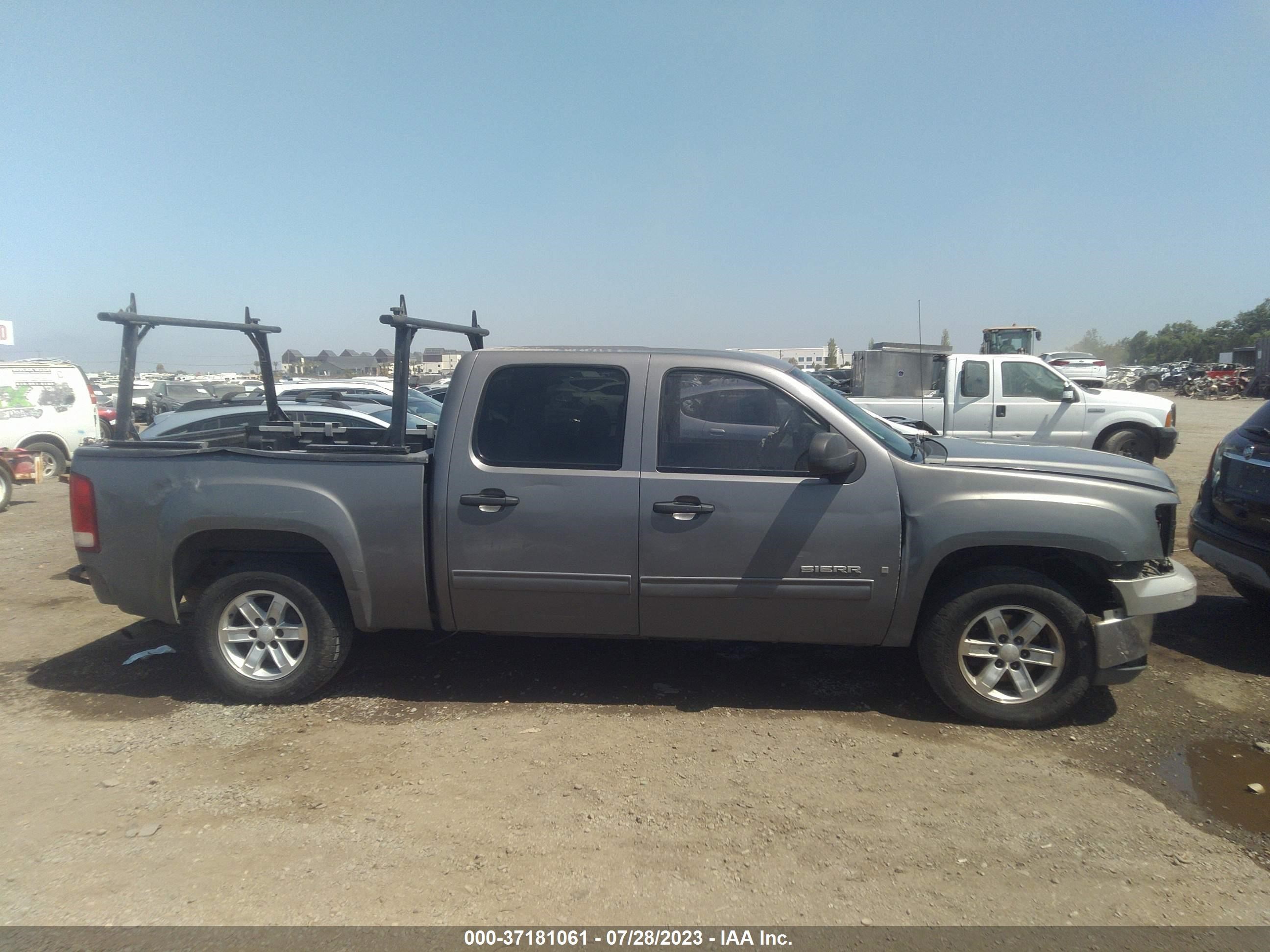 Photo 13 VIN: 2GTEC13C371558691 - GMC SIERRA 