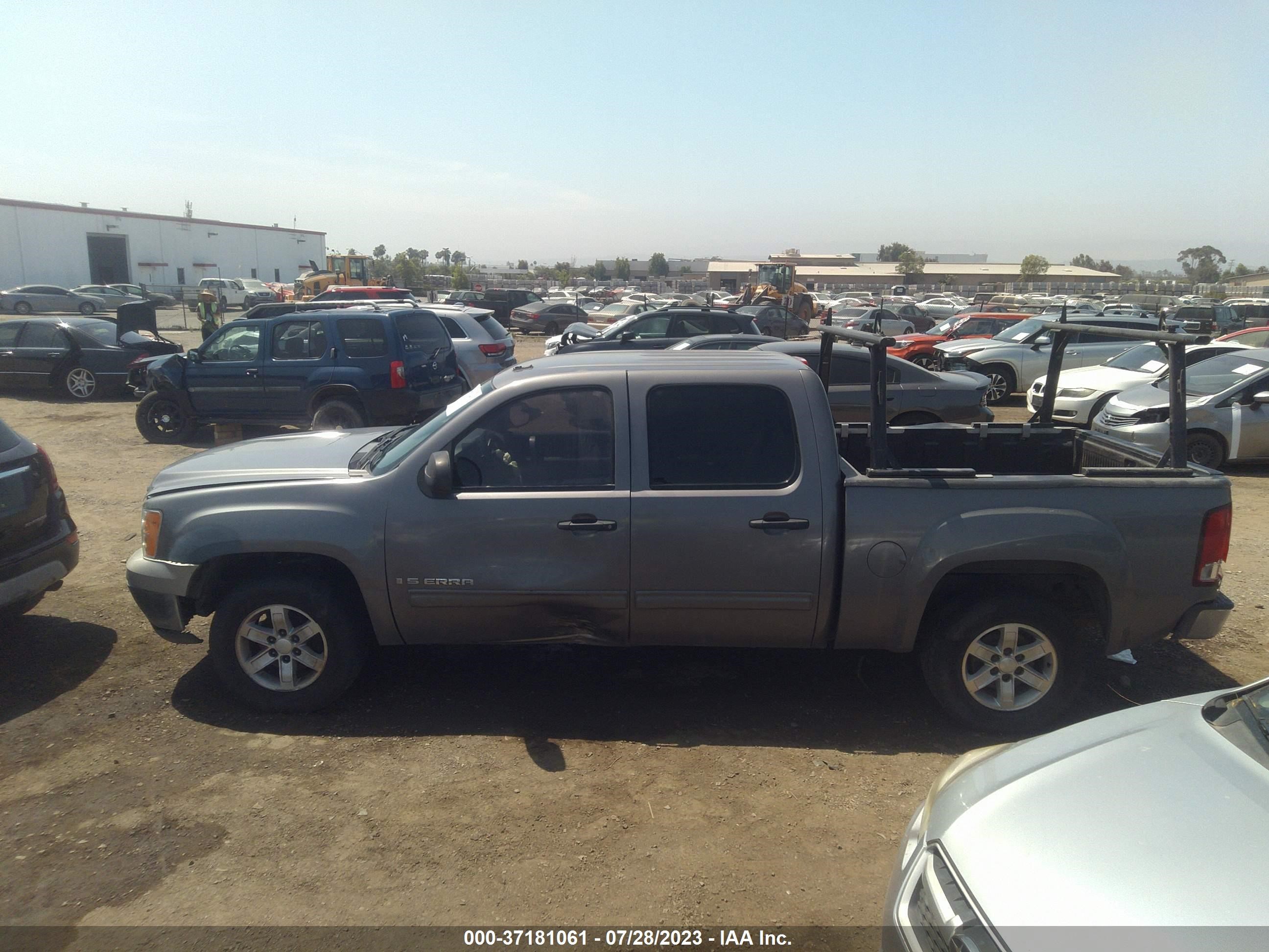 Photo 14 VIN: 2GTEC13C371558691 - GMC SIERRA 