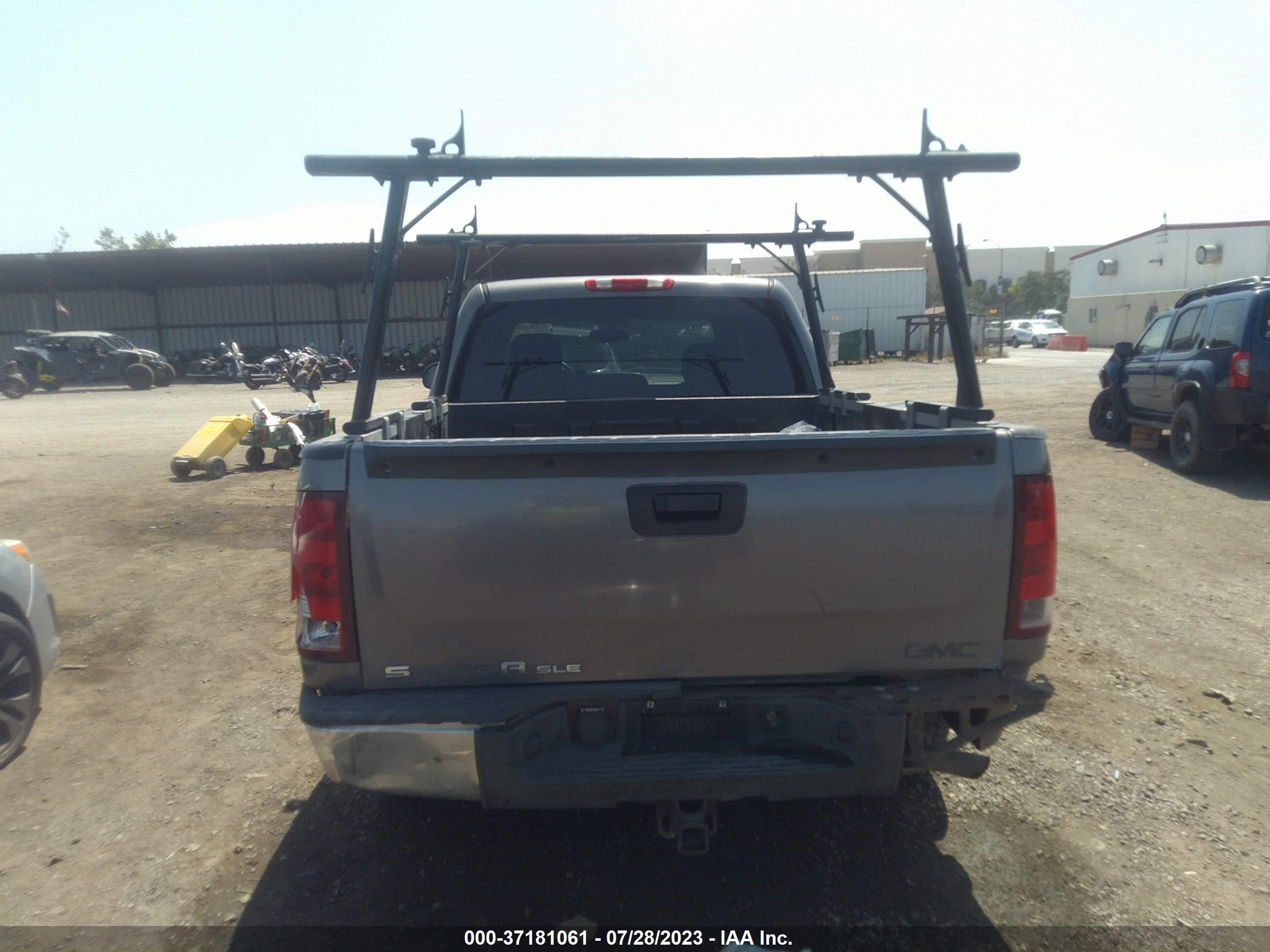 Photo 16 VIN: 2GTEC13C371558691 - GMC SIERRA 