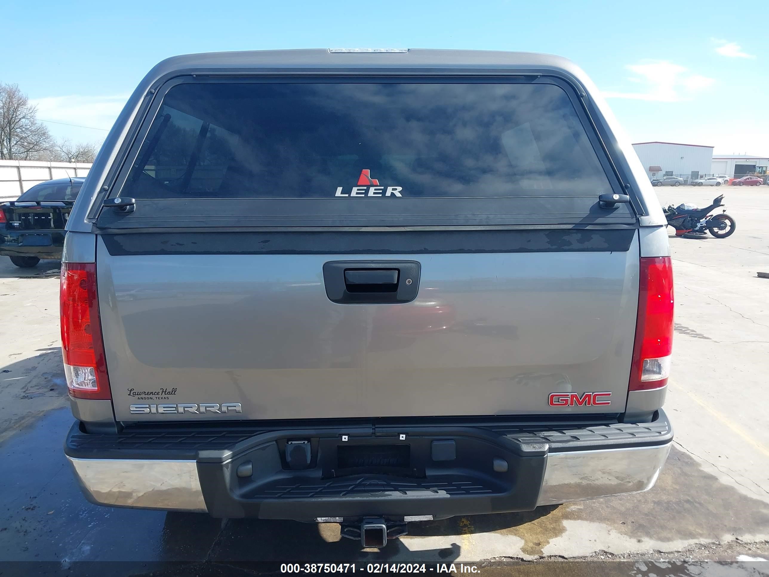 Photo 15 VIN: 2GTEC13C571728369 - GMC SIERRA 