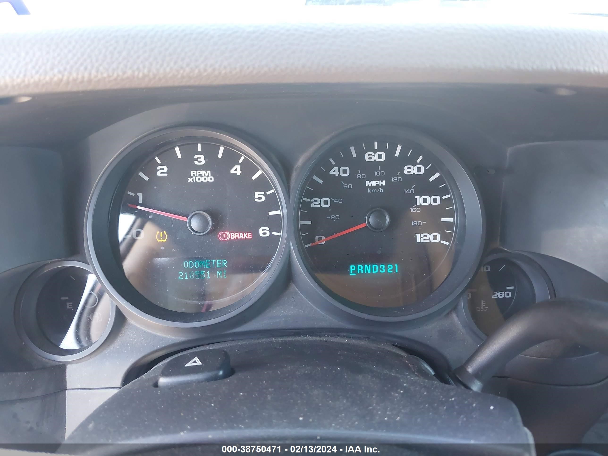 Photo 6 VIN: 2GTEC13C571728369 - GMC SIERRA 