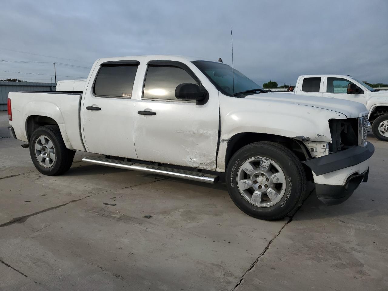 Photo 3 VIN: 2GTEC13C581215639 - GMC SIERRA 