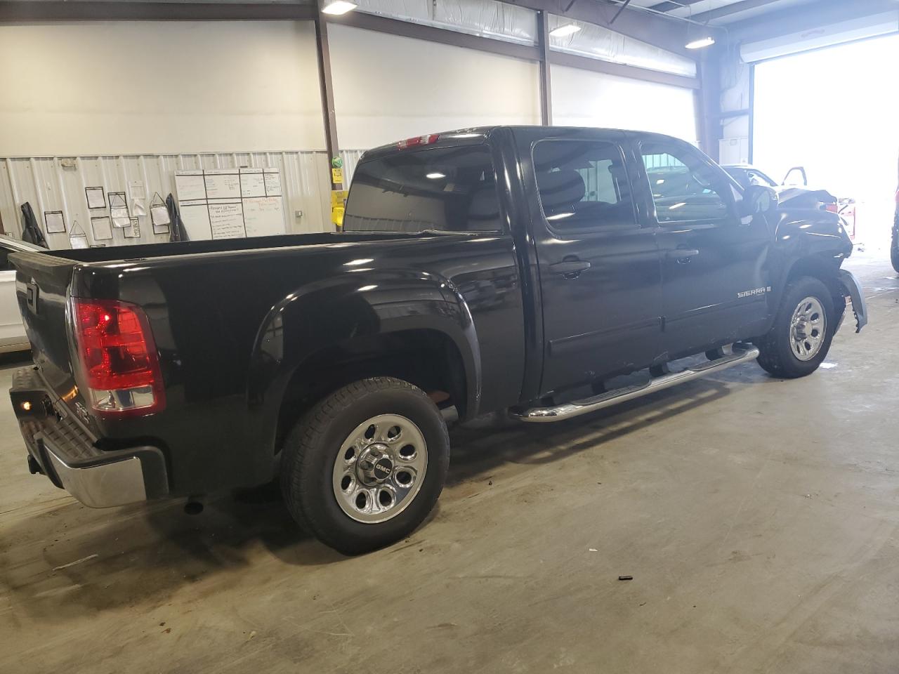 Photo 2 VIN: 2GTEC13C781157145 - GMC SIERRA 