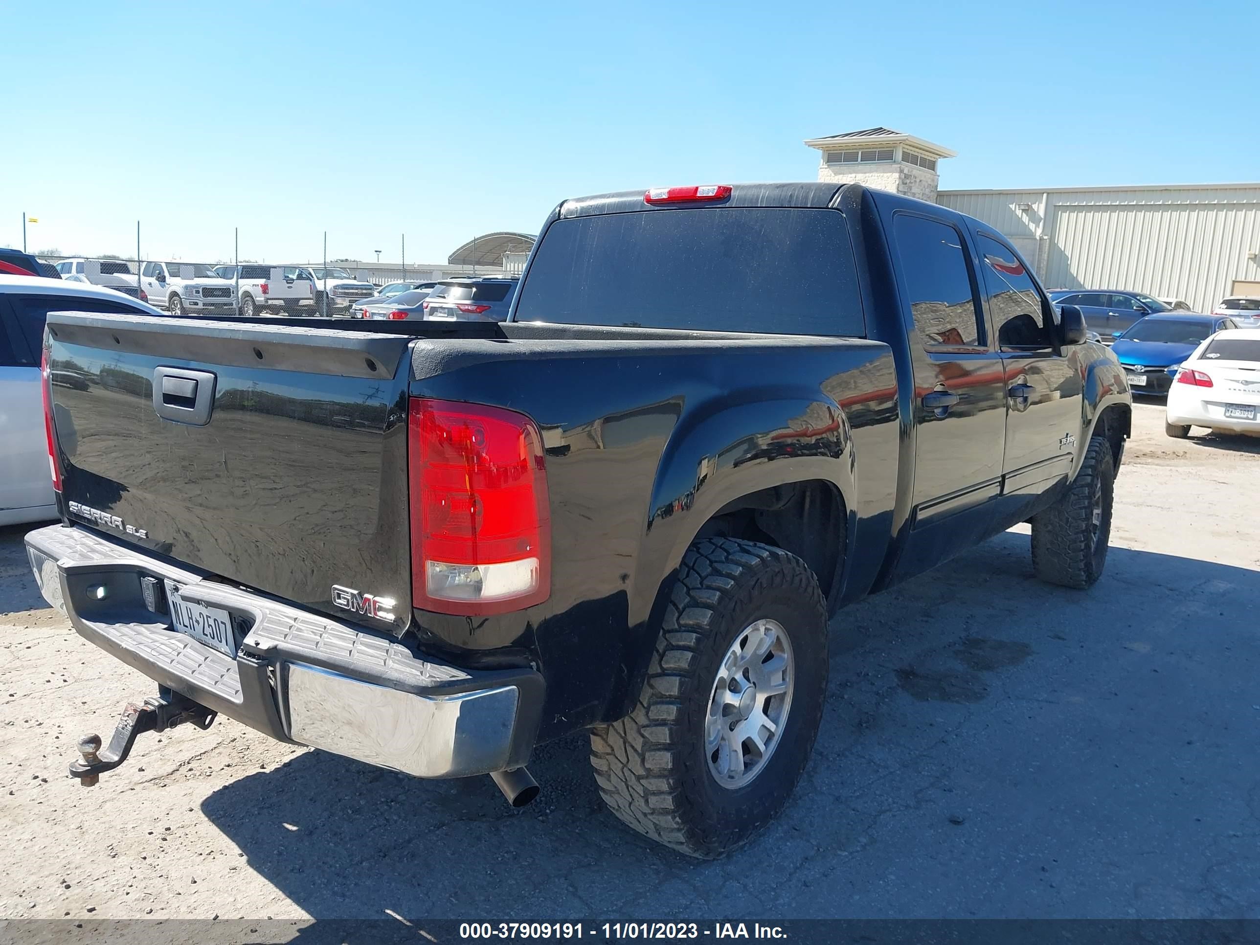 Photo 3 VIN: 2GTEC13J171723443 - GMC SIERRA 