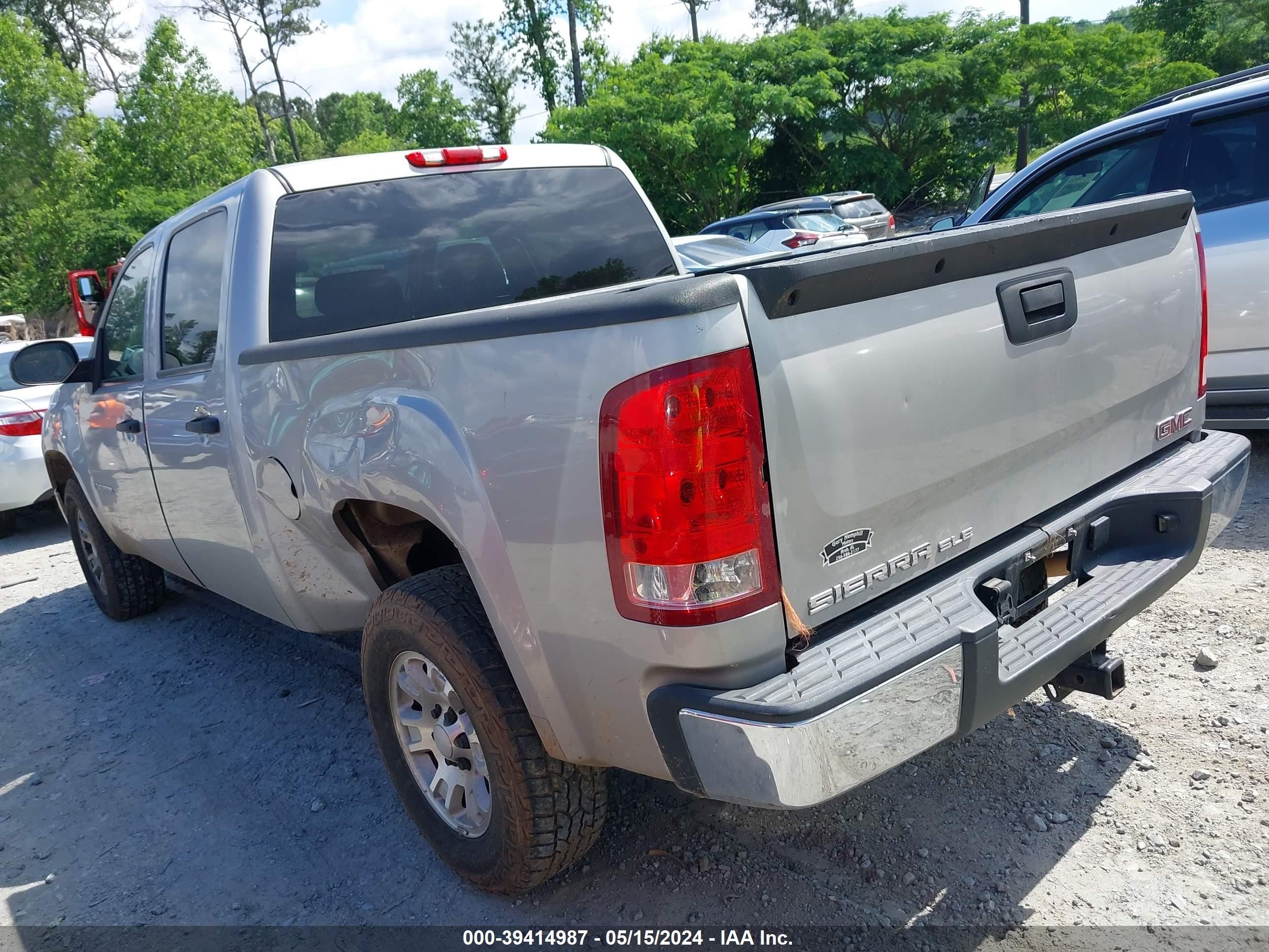 Photo 2 VIN: 2GTEC13J281187698 - GMC SIERRA 