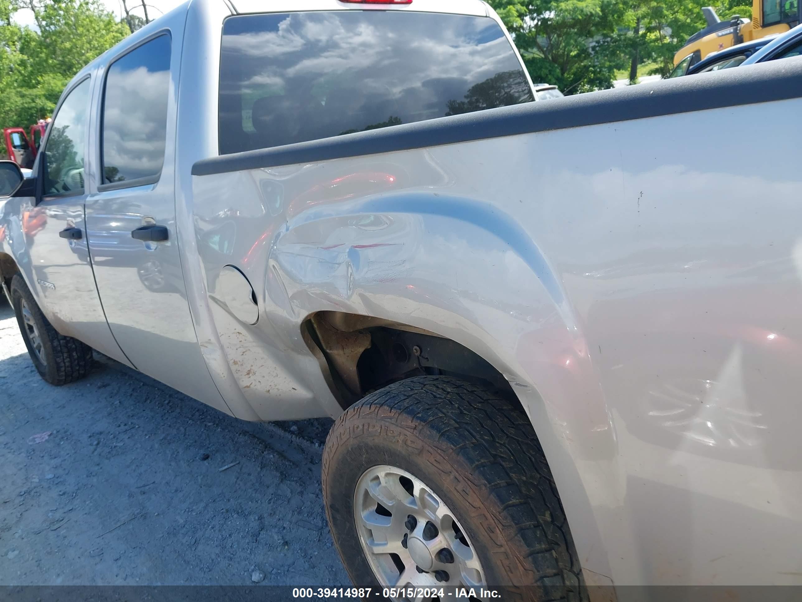 Photo 5 VIN: 2GTEC13J281187698 - GMC SIERRA 