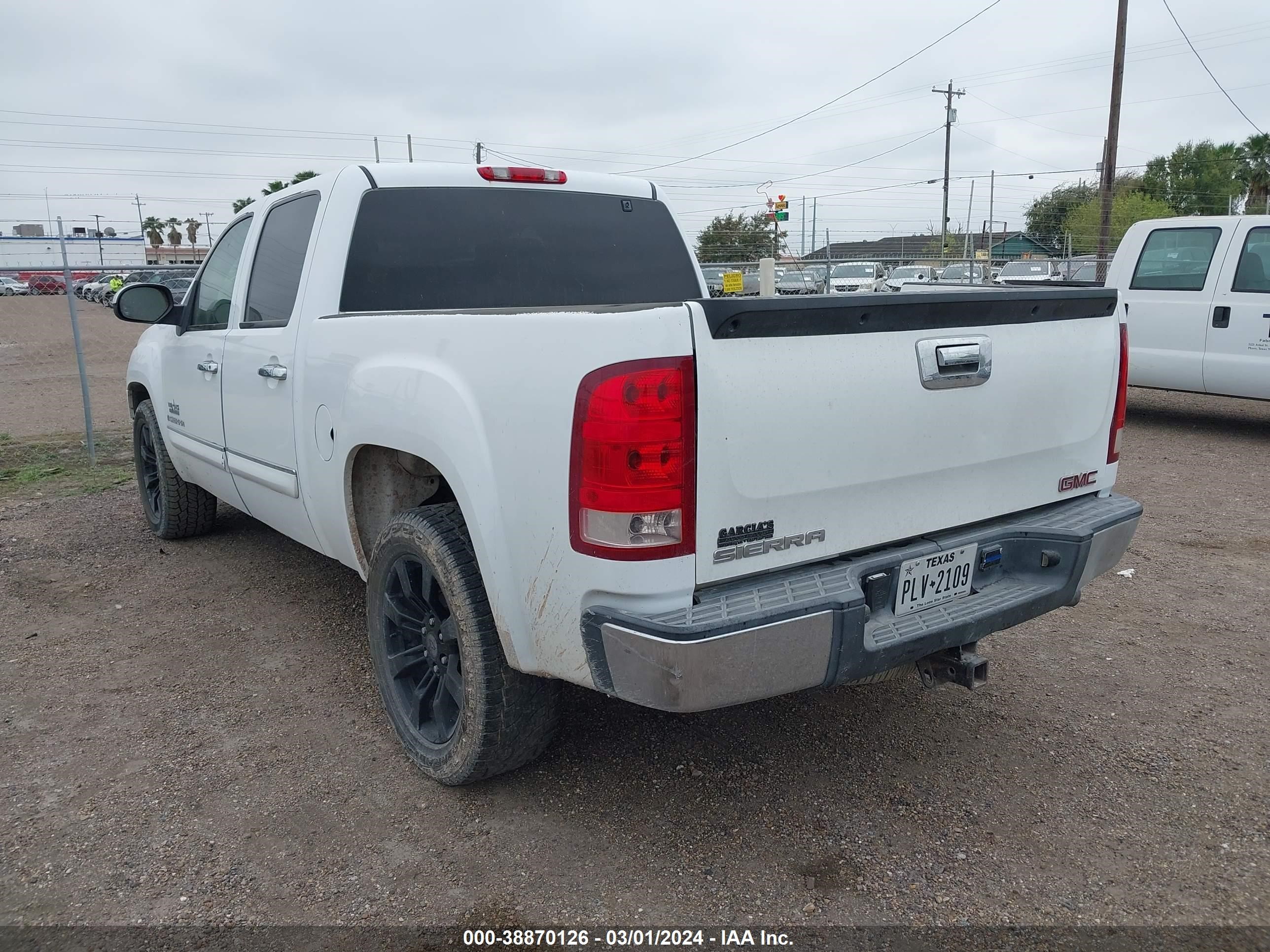 Photo 2 VIN: 2GTEC13J381133293 - GMC SIERRA 