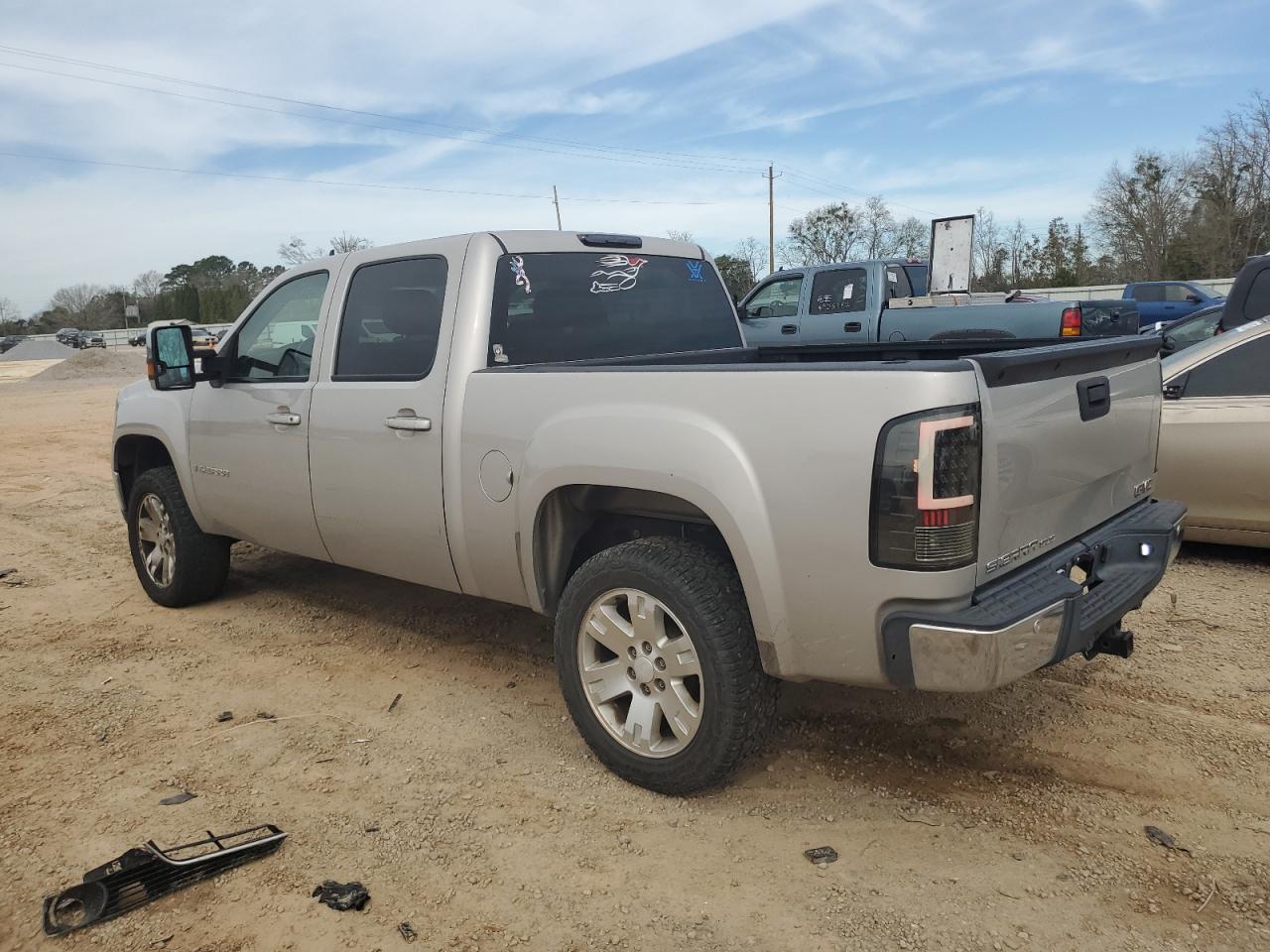 Photo 1 VIN: 2GTEC13J681186117 - GMC SIERRA 