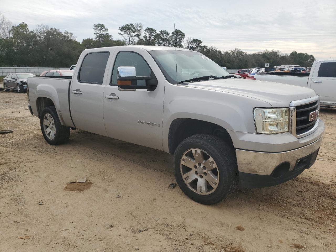 Photo 3 VIN: 2GTEC13J681186117 - GMC SIERRA 