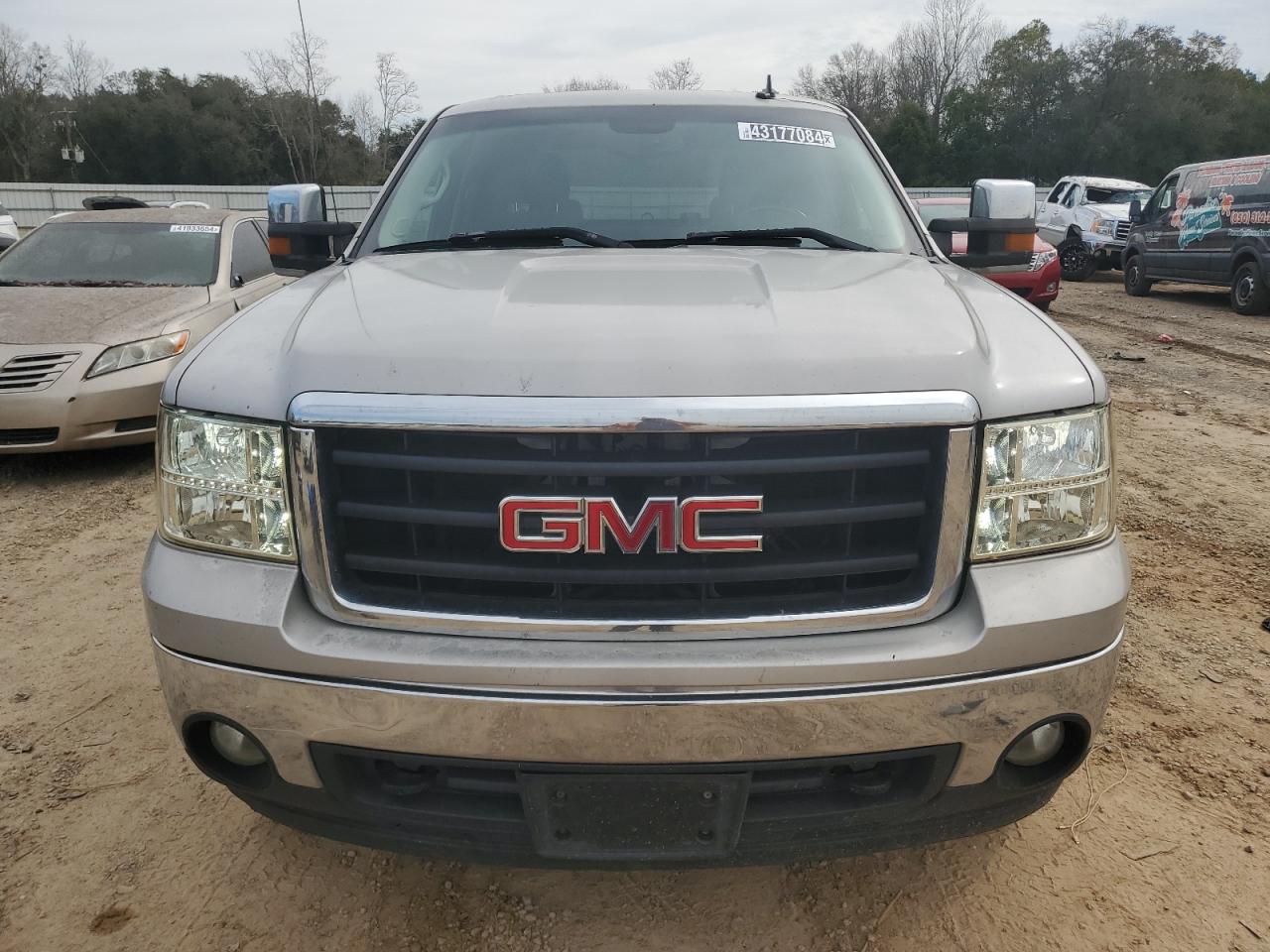 Photo 4 VIN: 2GTEC13J681186117 - GMC SIERRA 