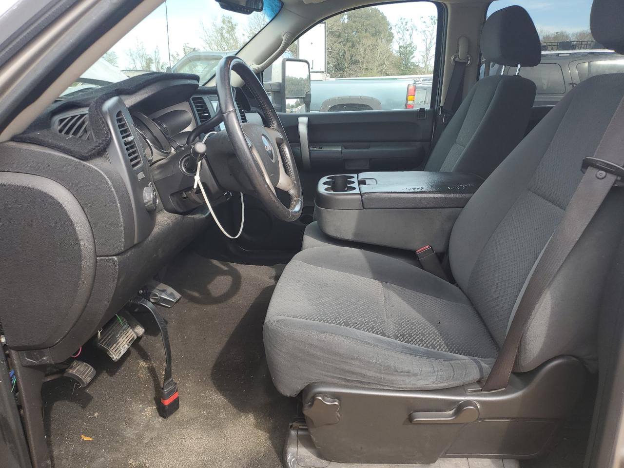 Photo 6 VIN: 2GTEC13J681186117 - GMC SIERRA 