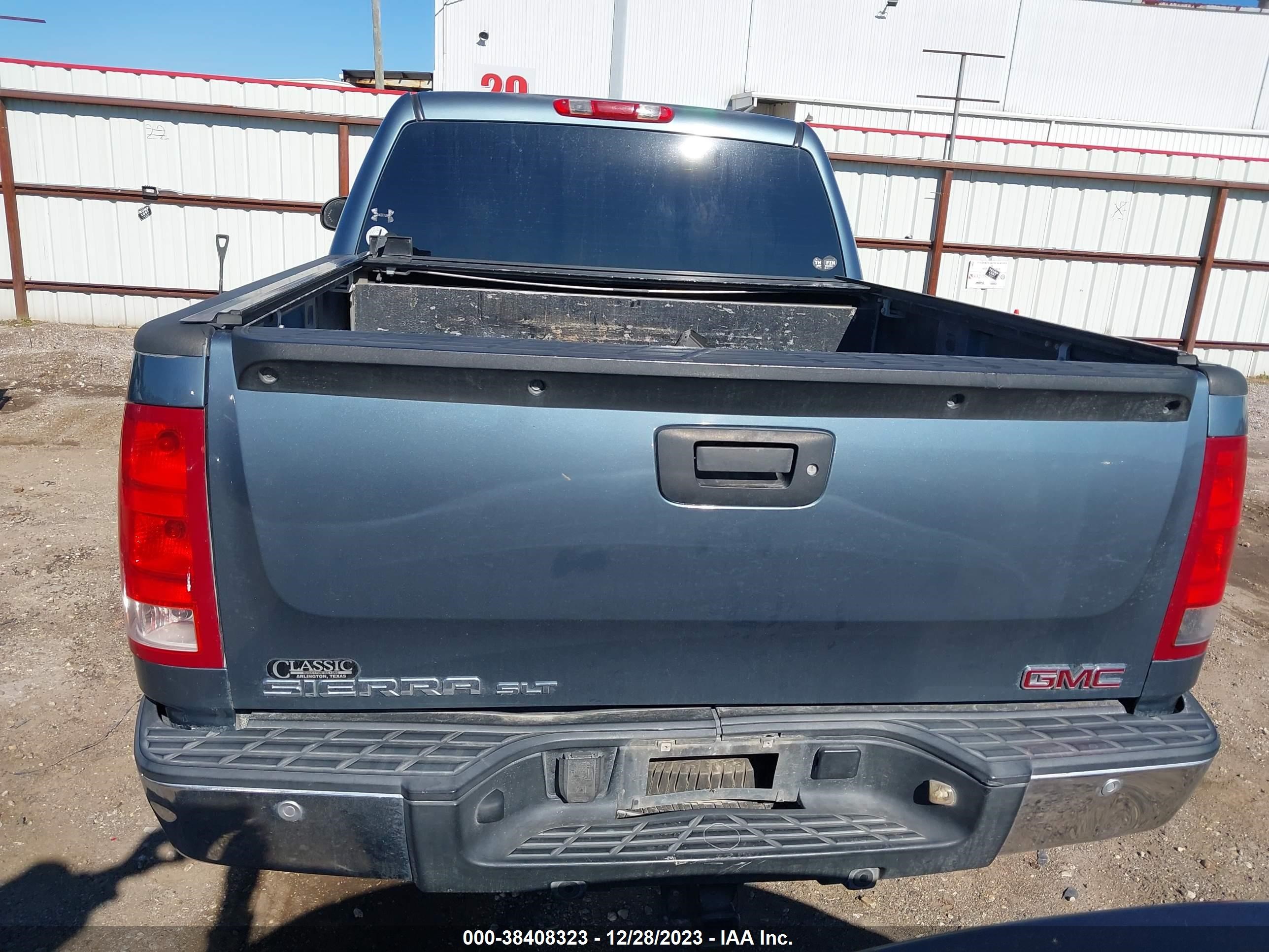 Photo 16 VIN: 2GTEC13J681251760 - GMC SIERRA 