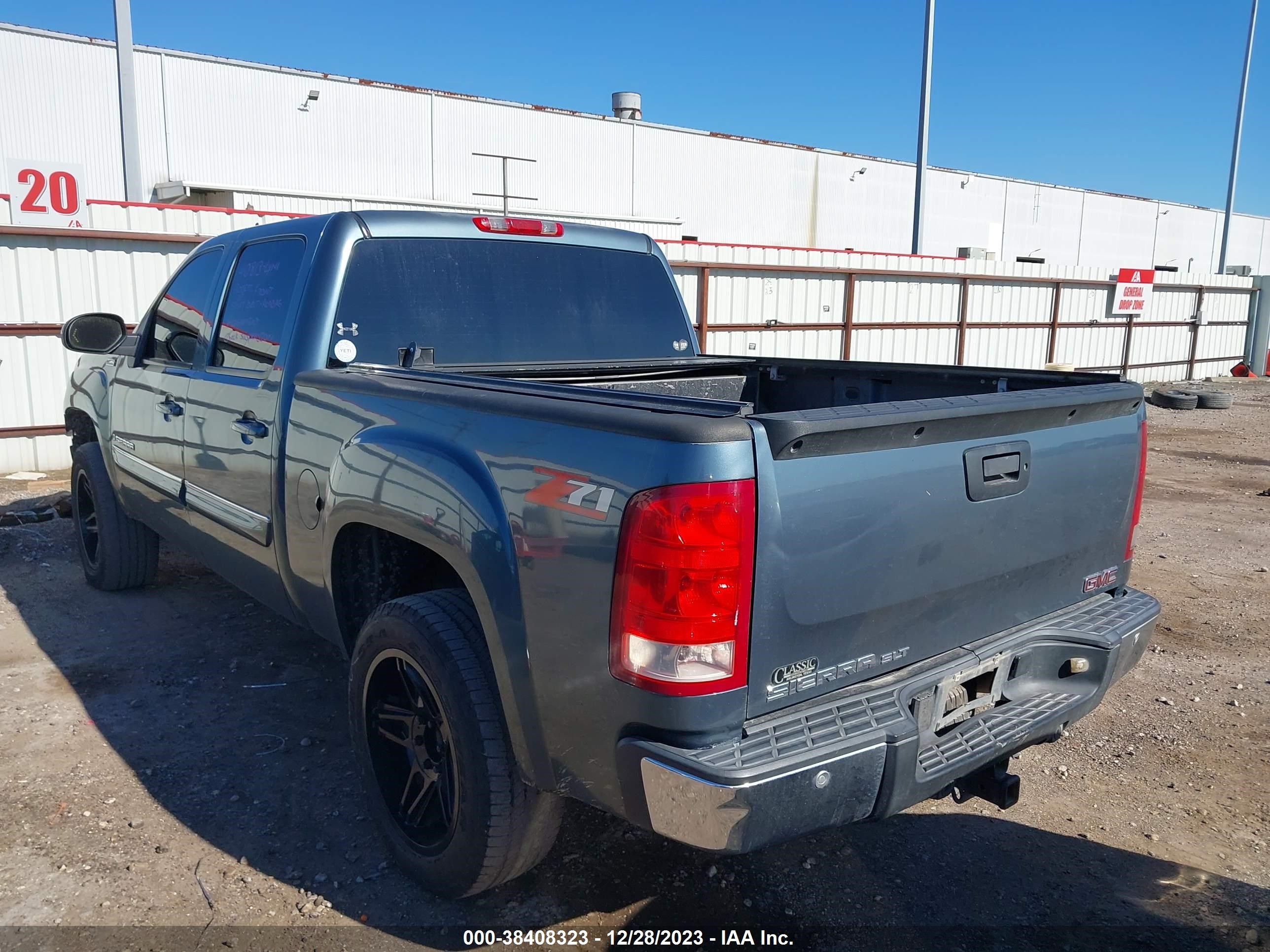 Photo 2 VIN: 2GTEC13J681251760 - GMC SIERRA 