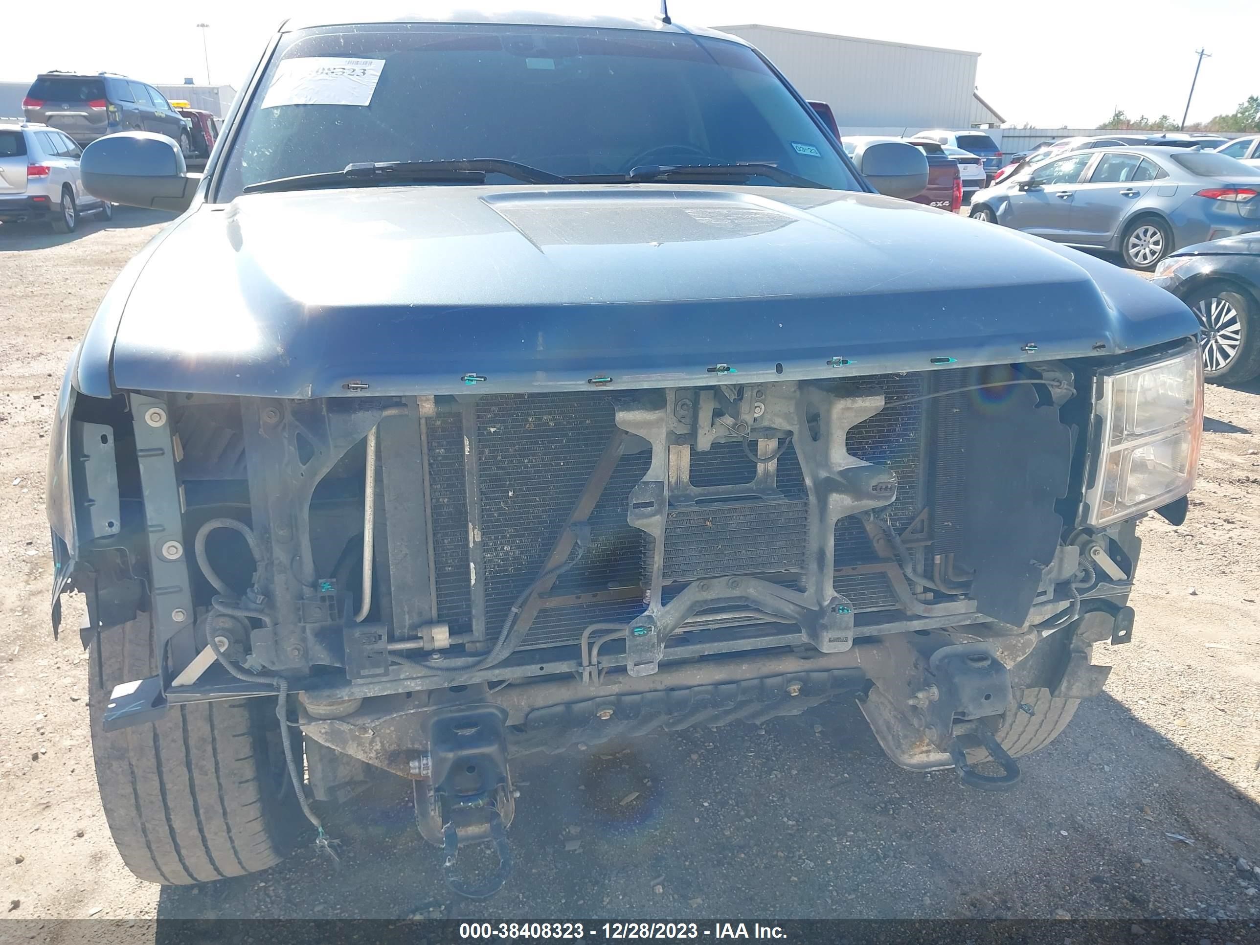 Photo 5 VIN: 2GTEC13J681251760 - GMC SIERRA 