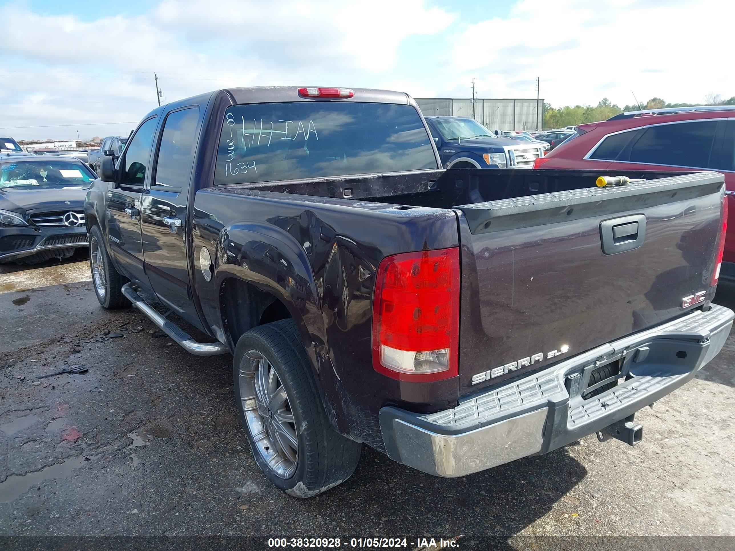 Photo 2 VIN: 2GTEC13J781331634 - GMC SIERRA 