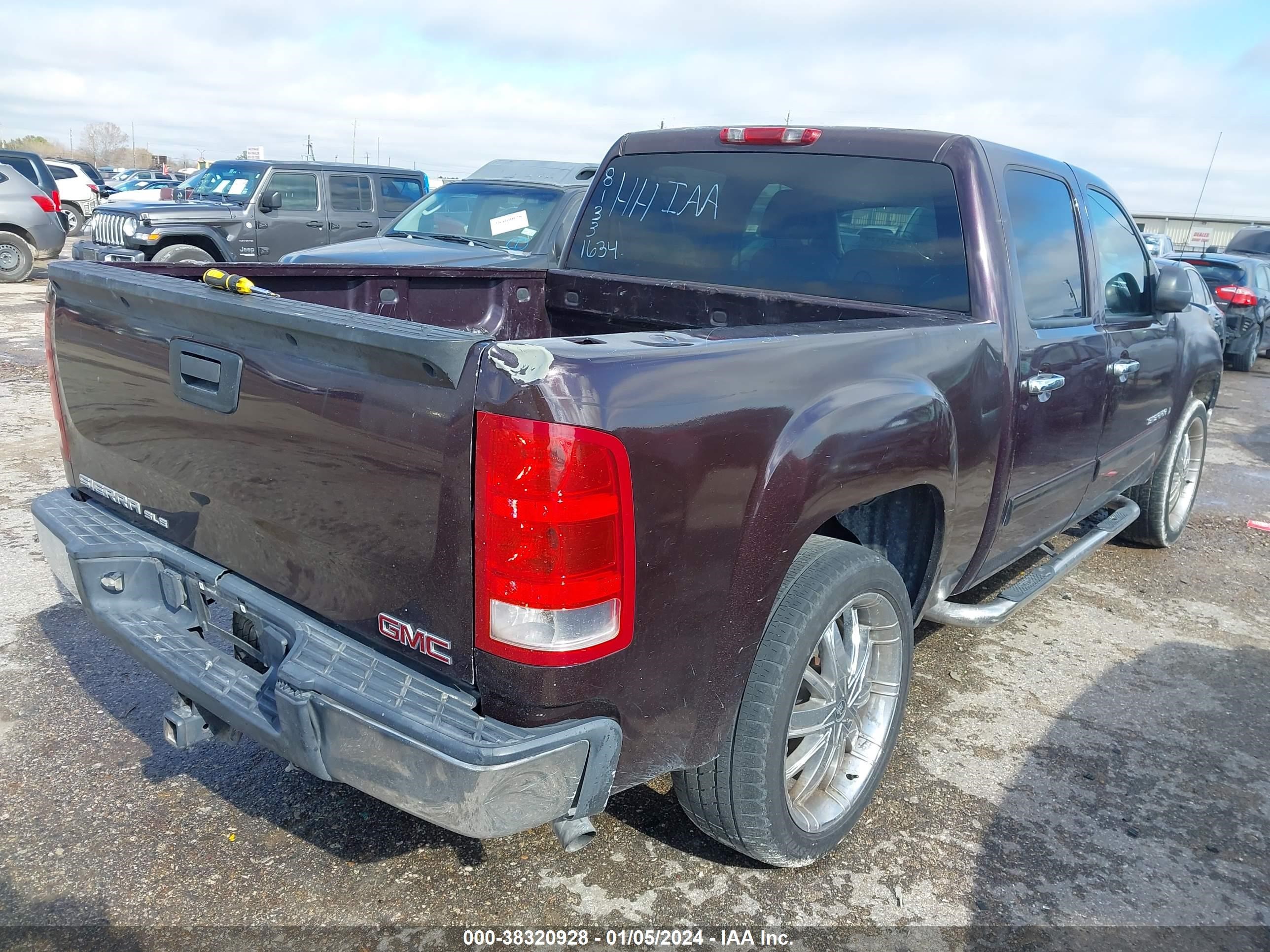 Photo 3 VIN: 2GTEC13J781331634 - GMC SIERRA 