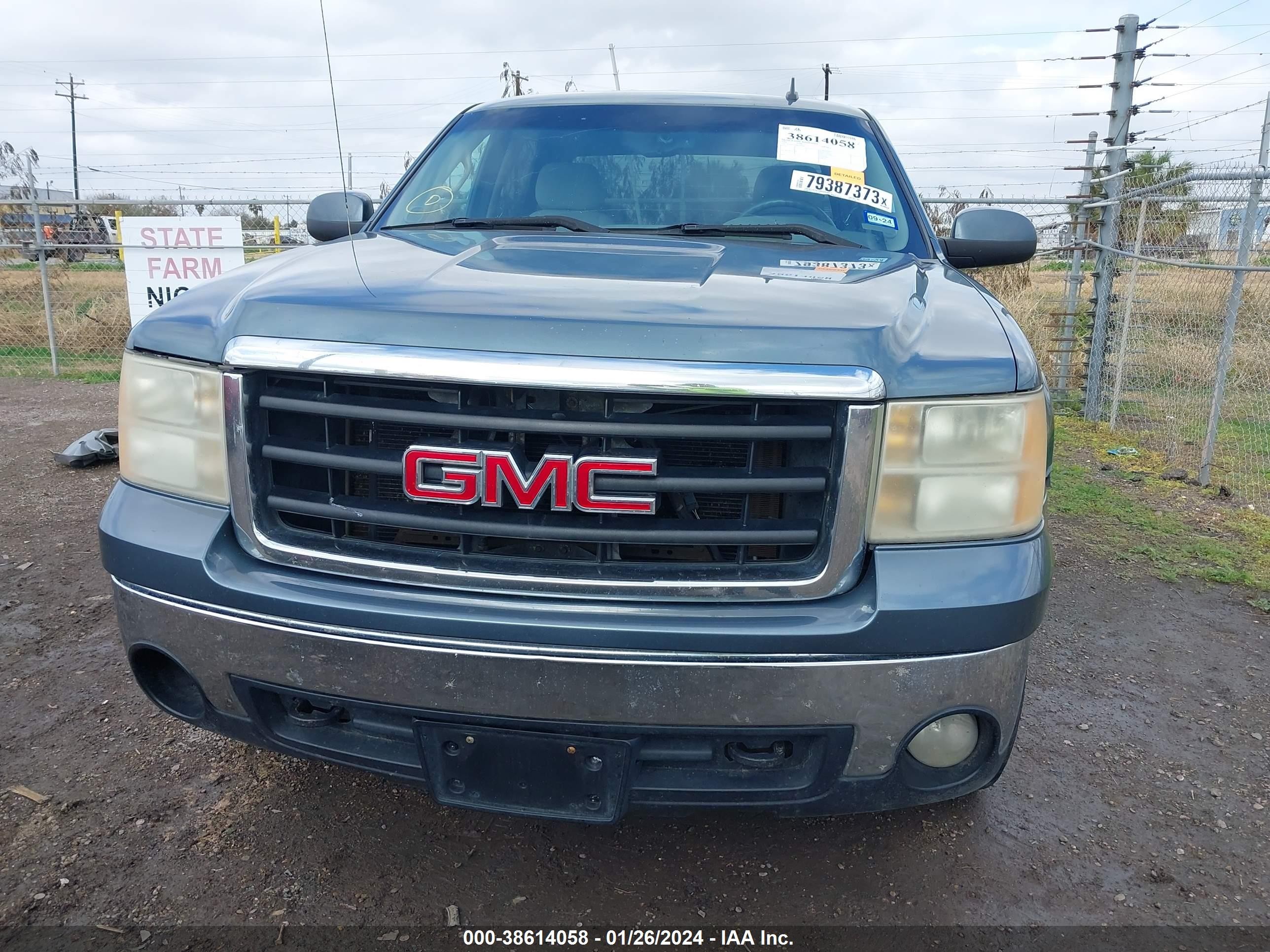 Photo 11 VIN: 2GTEC13J881335109 - GMC SIERRA 