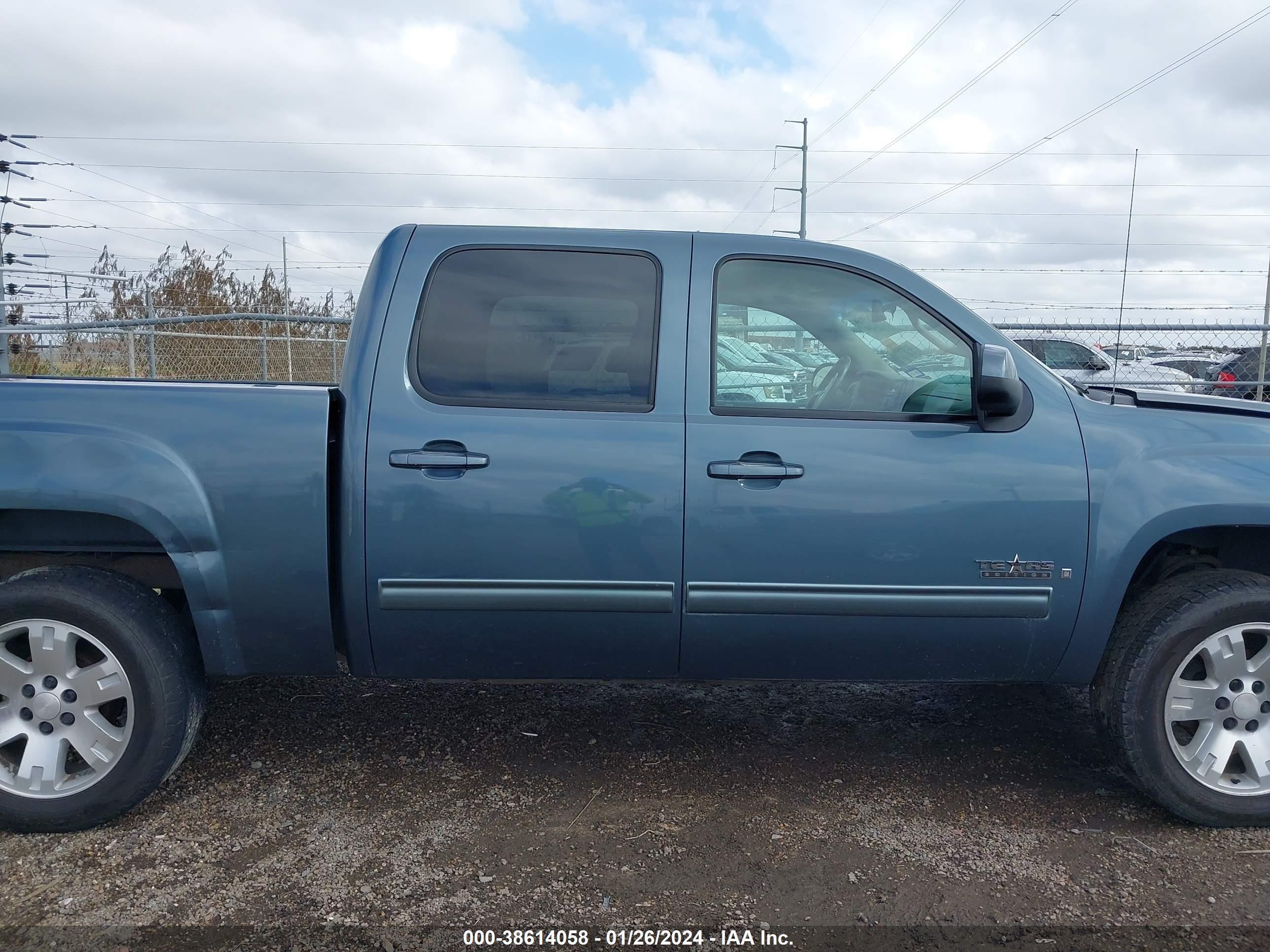 Photo 12 VIN: 2GTEC13J881335109 - GMC SIERRA 