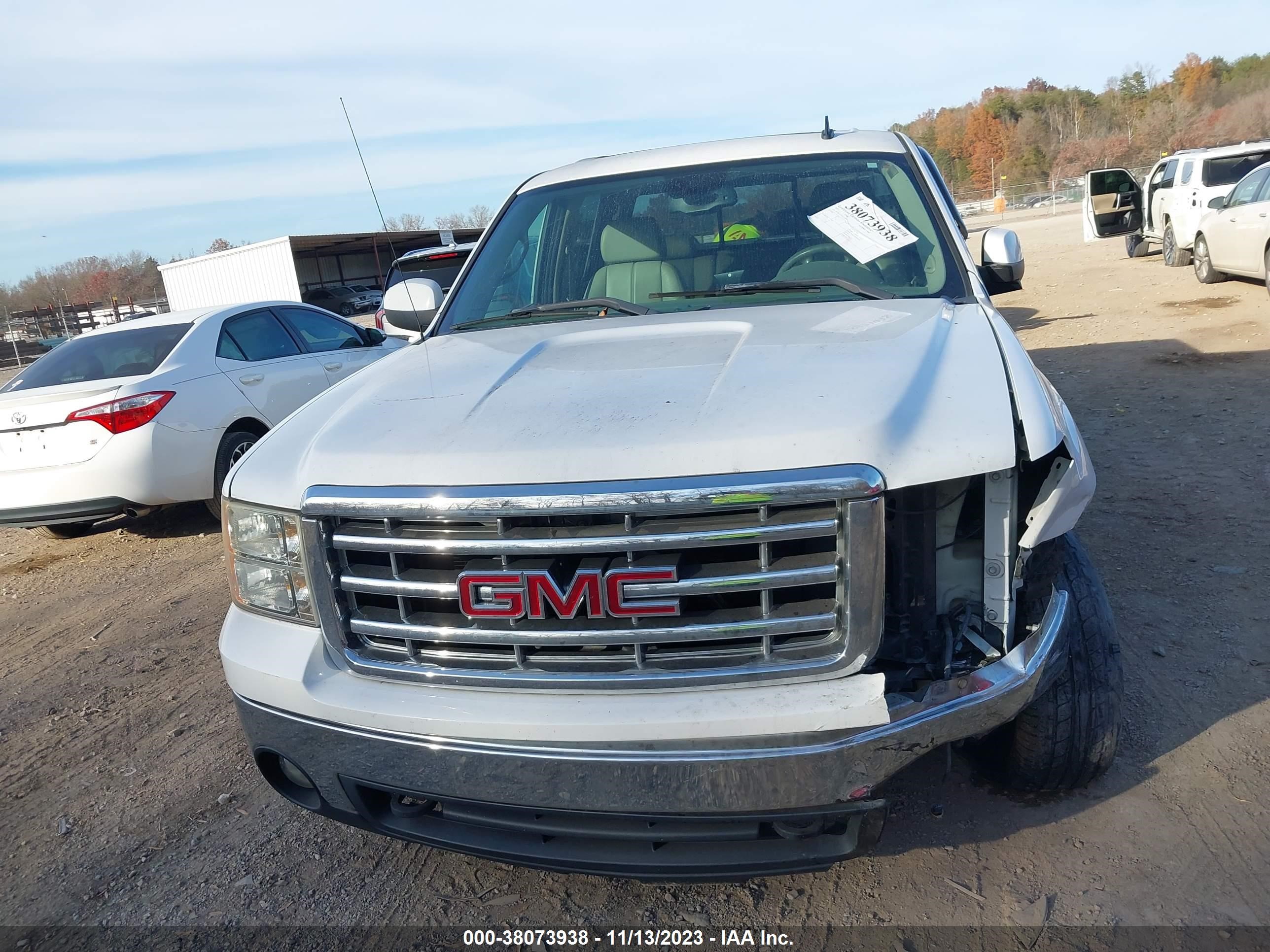 Photo 12 VIN: 2GTEC13J971517898 - GMC SIERRA 