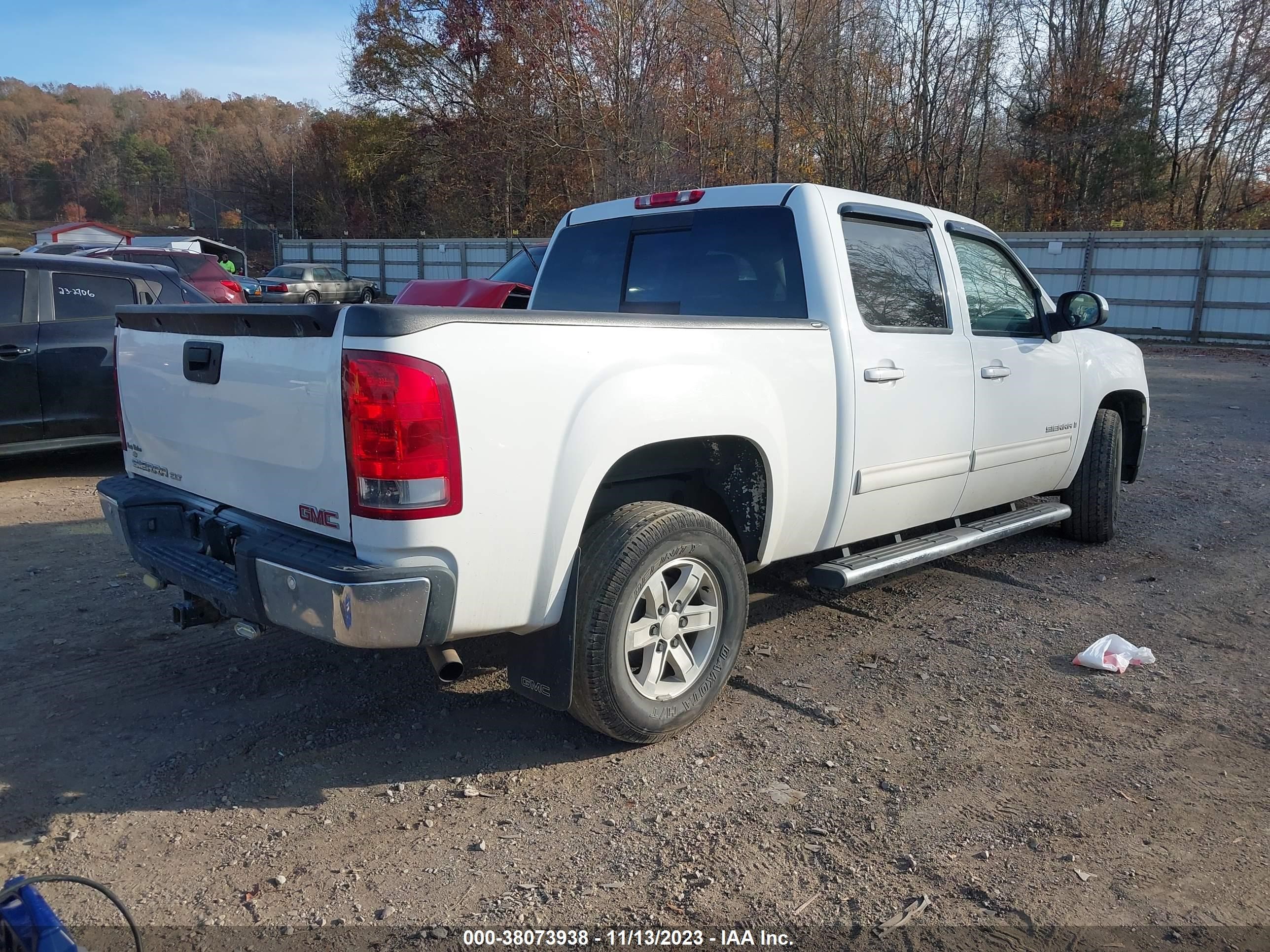 Photo 3 VIN: 2GTEC13J971517898 - GMC SIERRA 